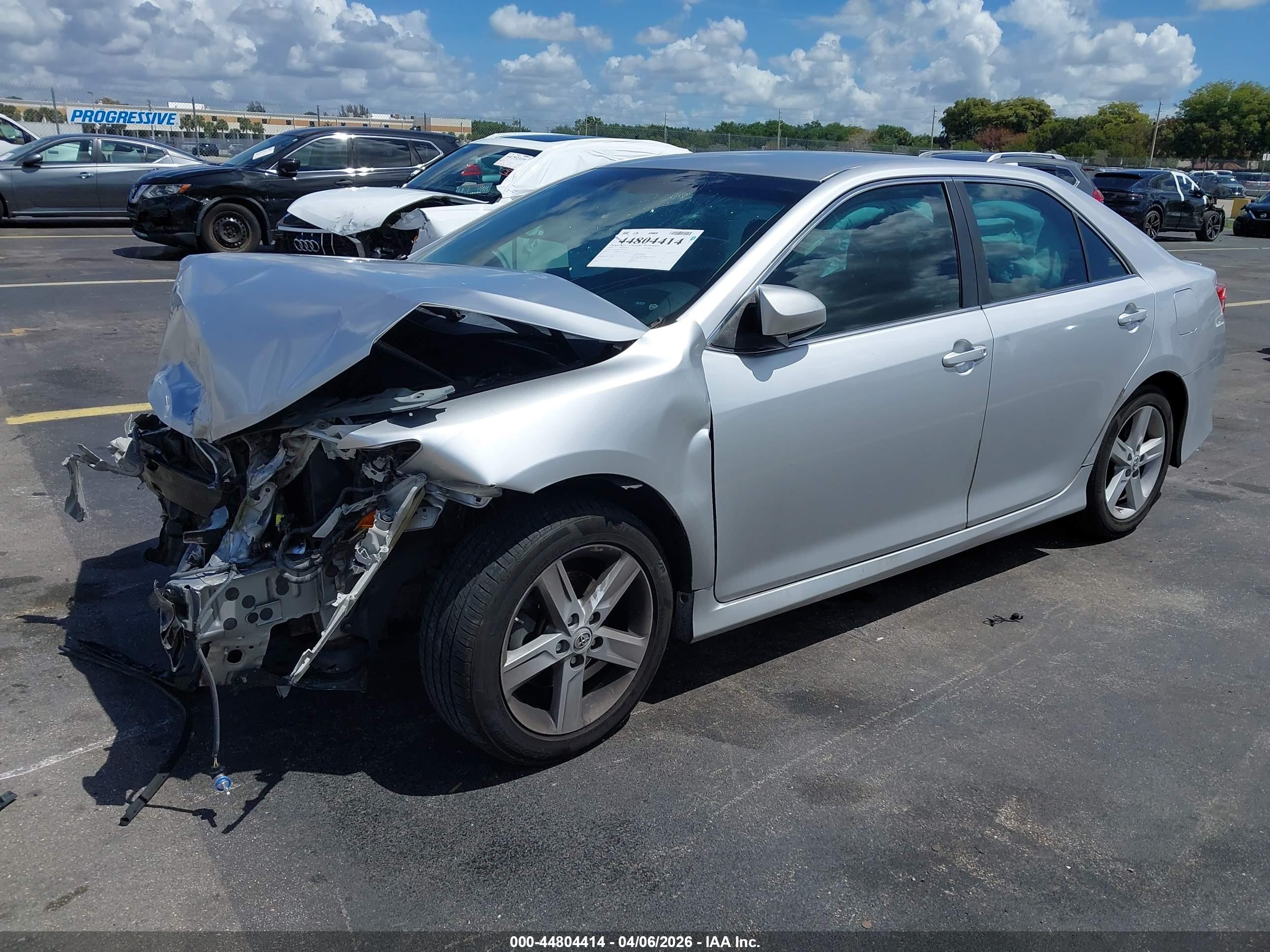 TOYOTA CAMRY image 2