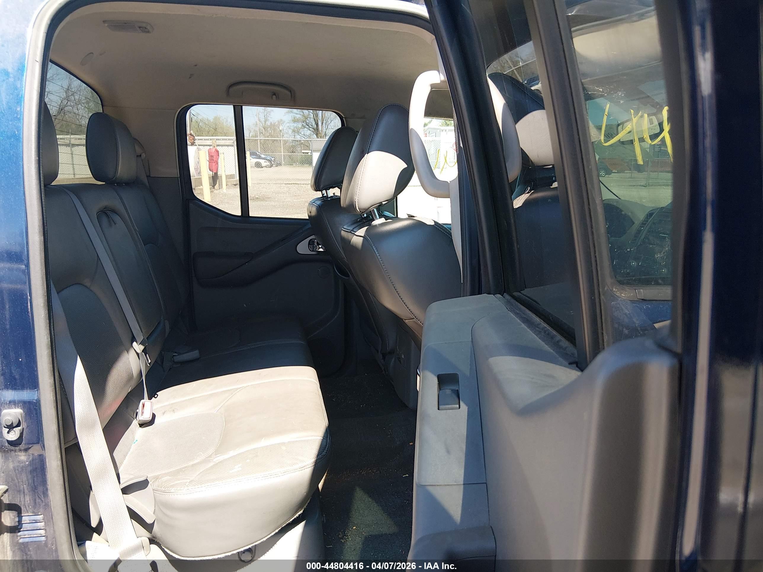 NISSAN FRONTIER image 8