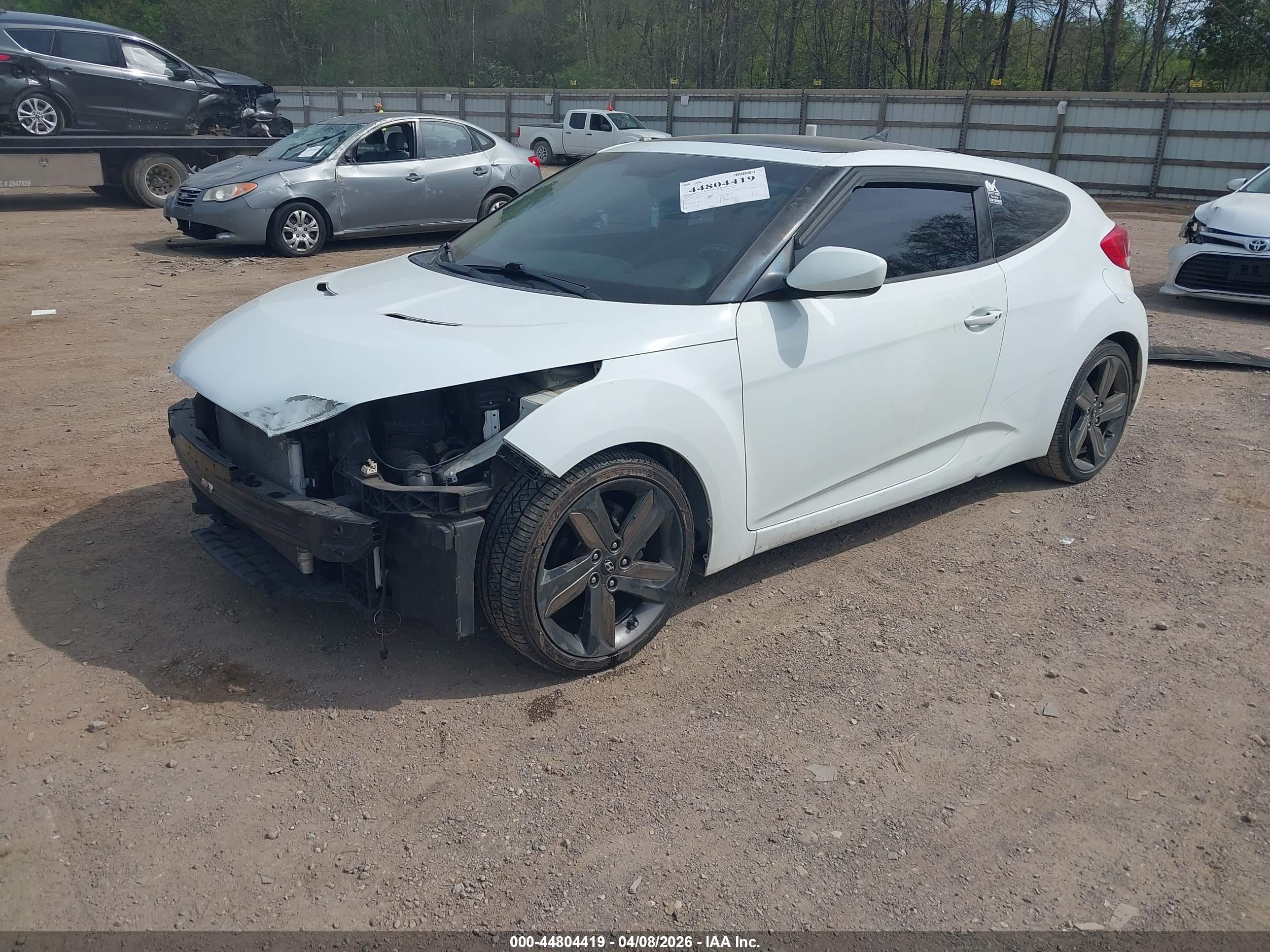 HYUNDAI VELOSTER image 2