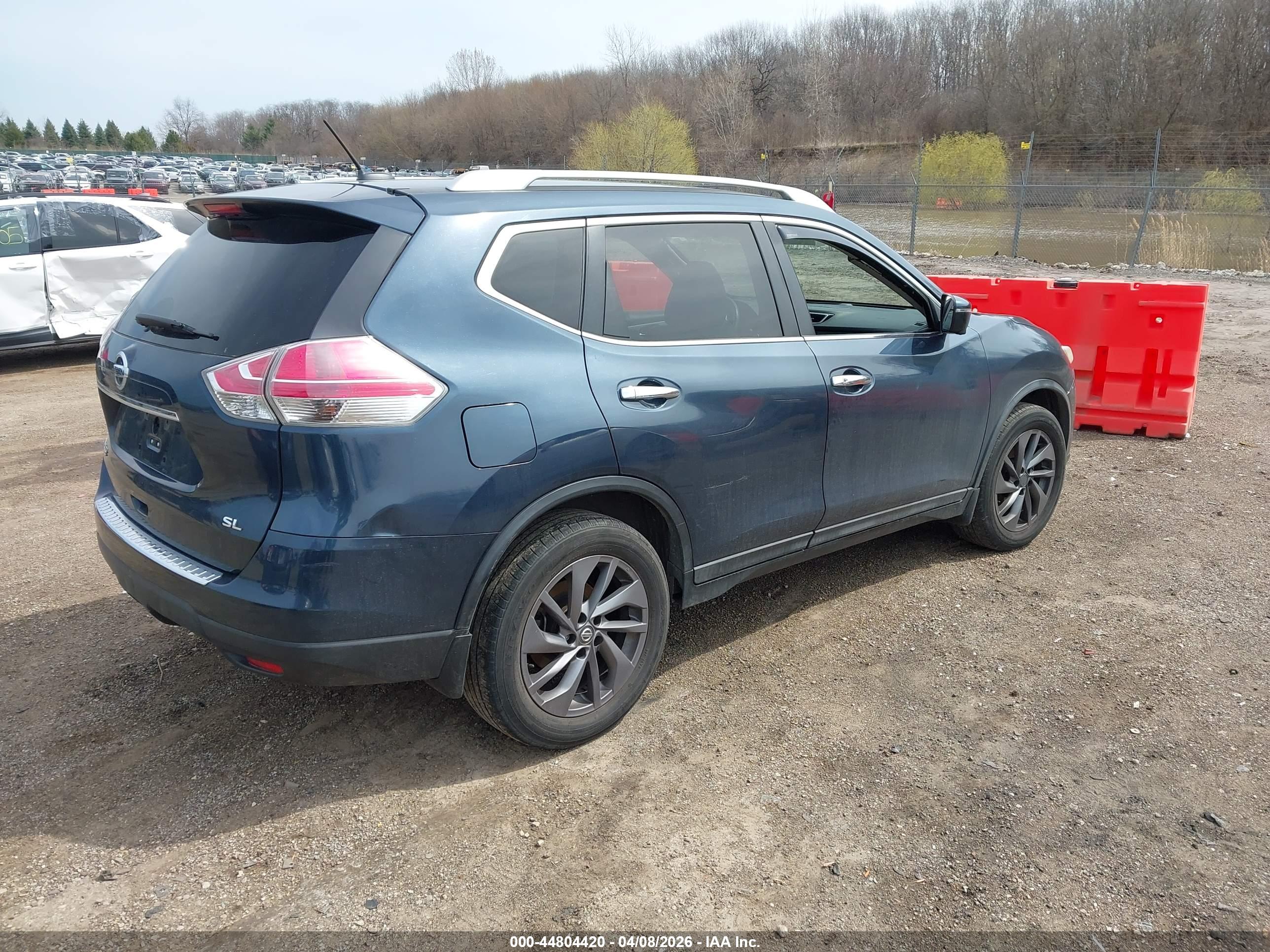 NISSAN ROGUE image 4