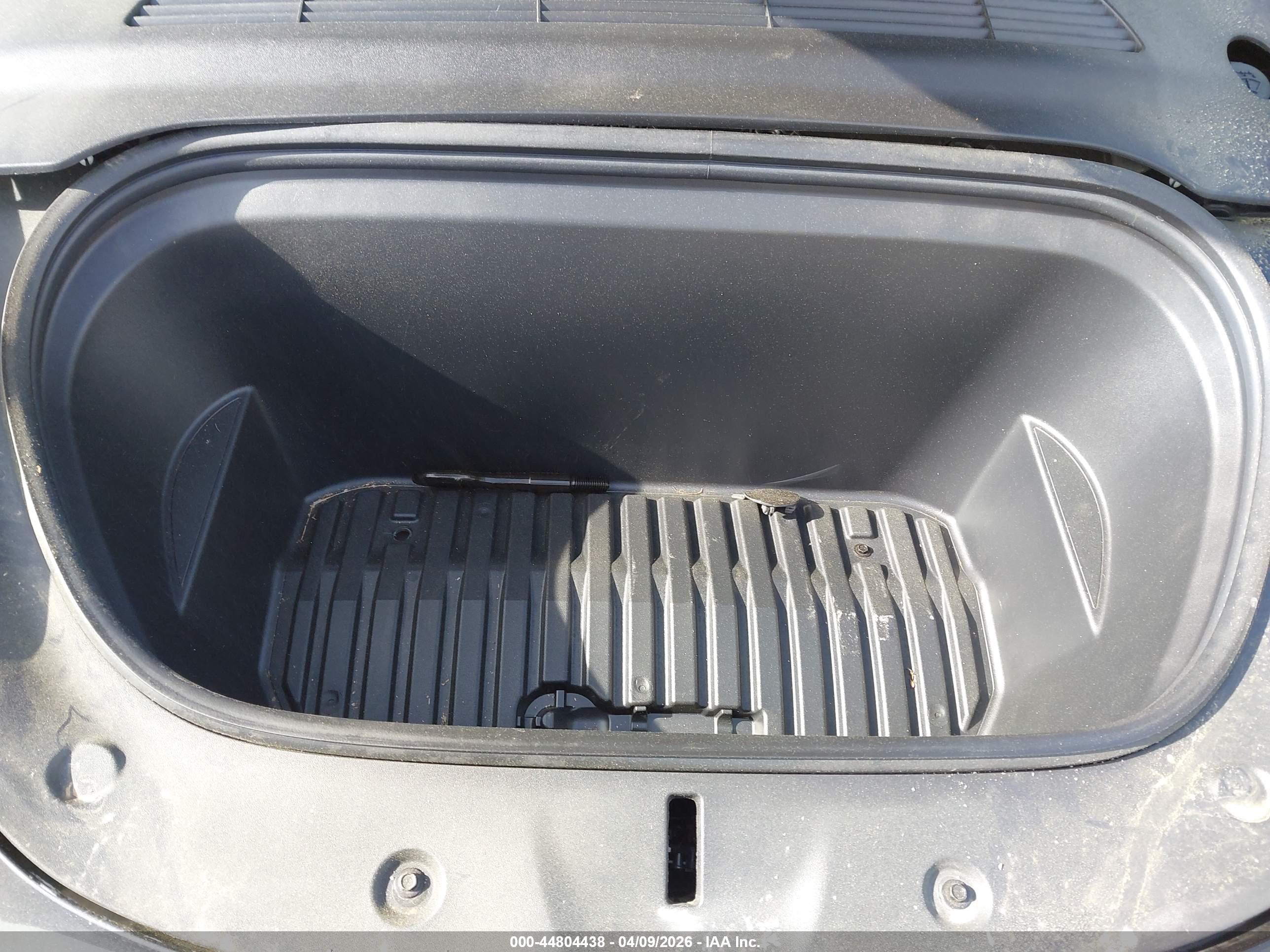 TESLA MODEL image 10