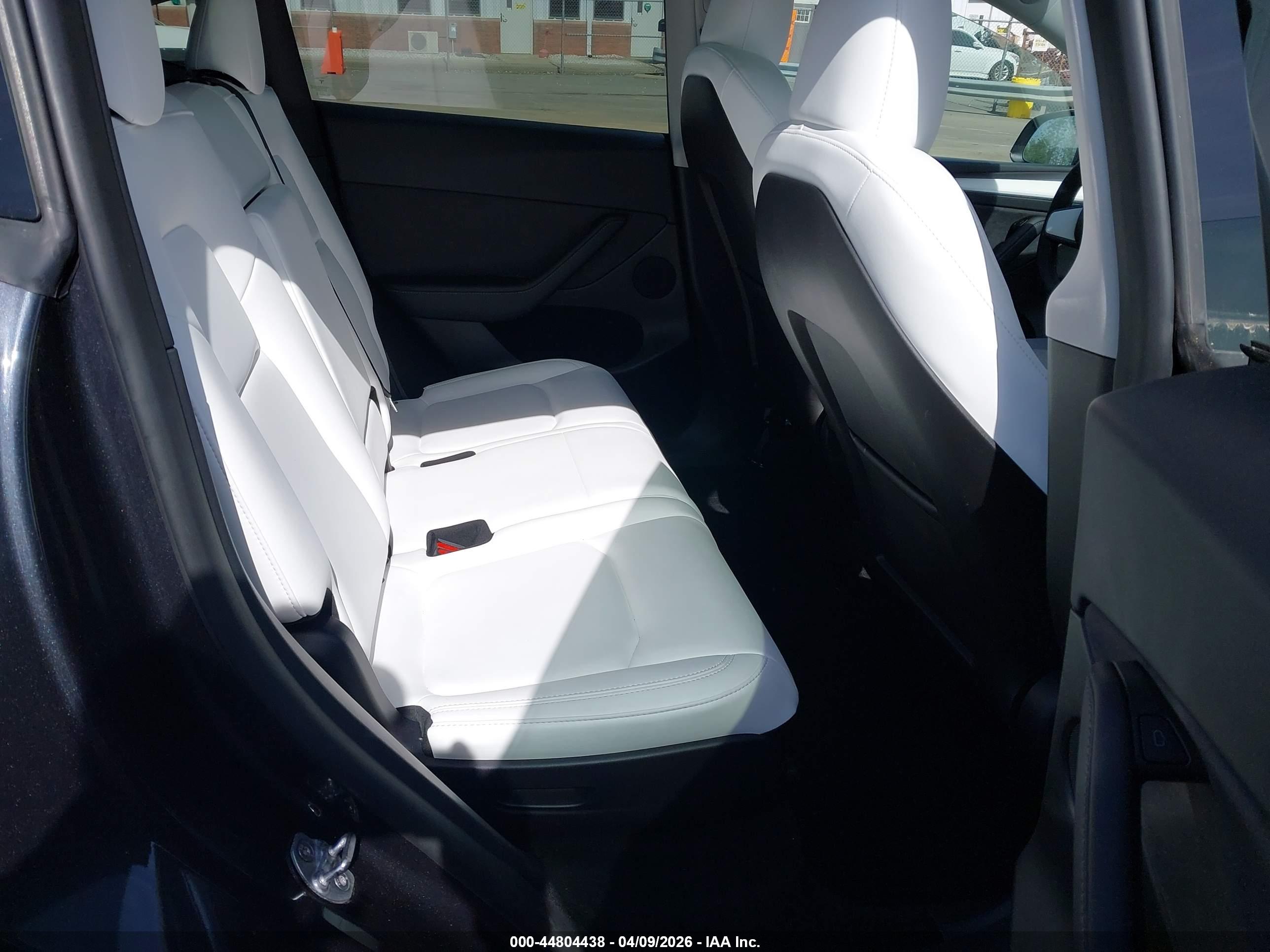 TESLA MODEL image 8