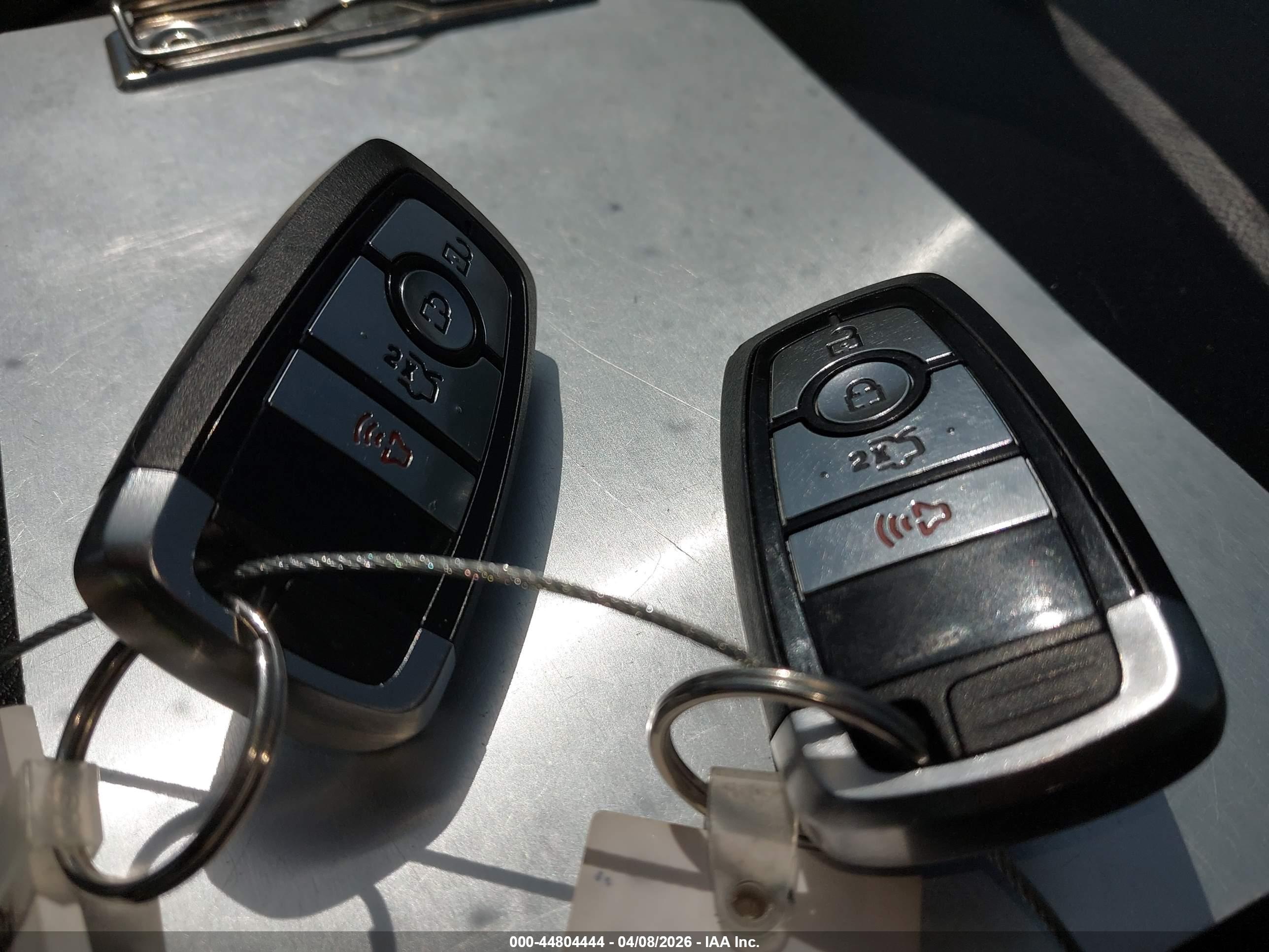 FORD FUSION image 11