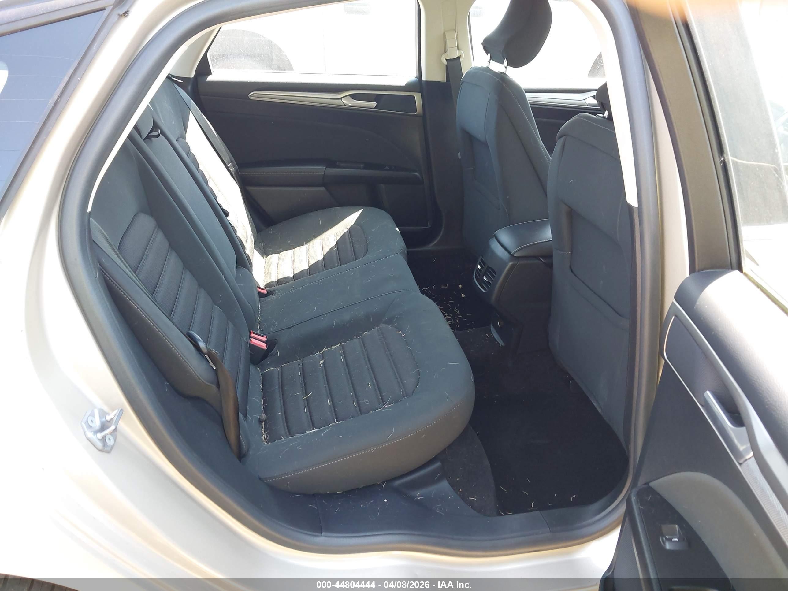 FORD FUSION image 8