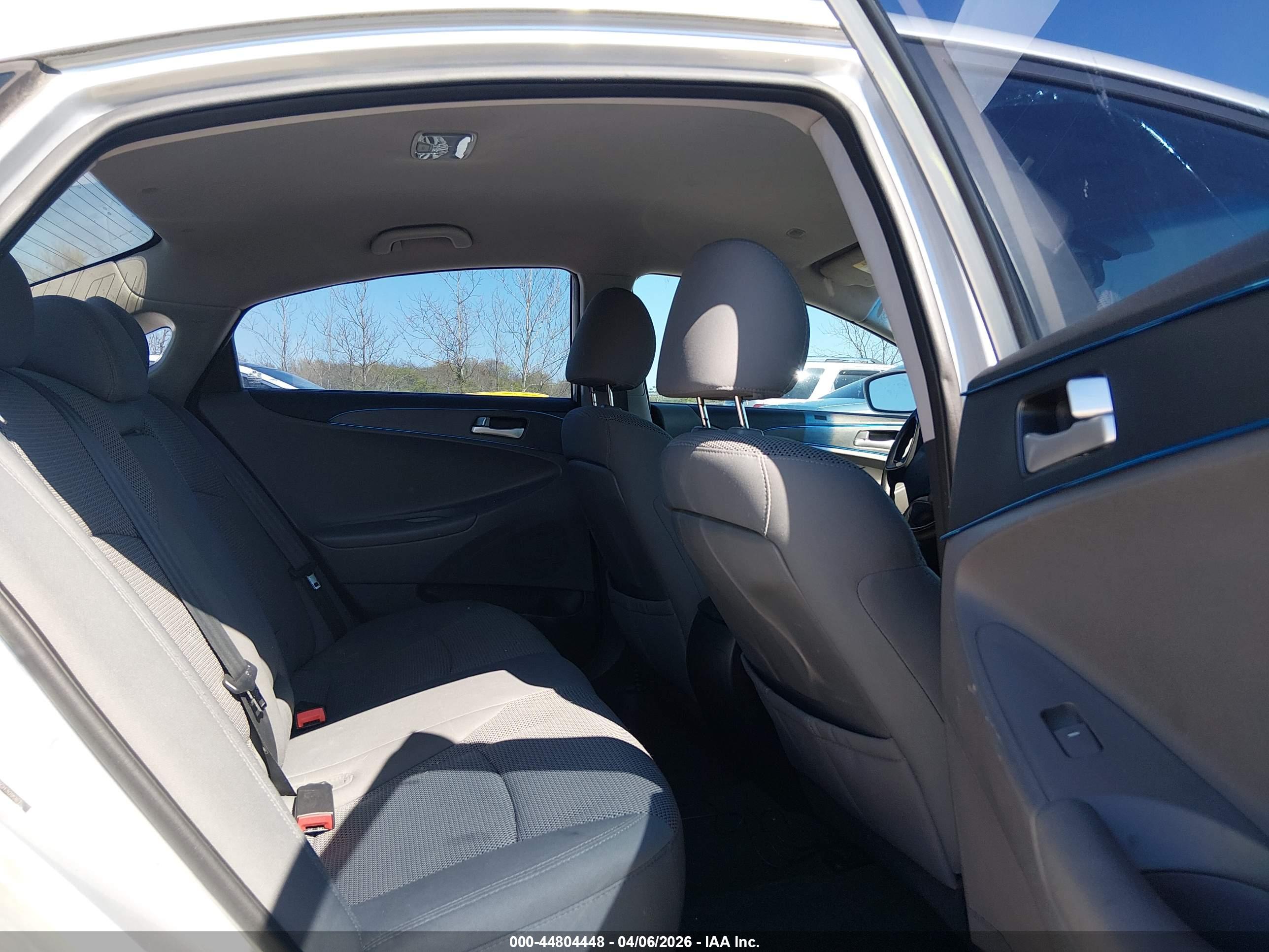 HYUNDAI SONATA image 8