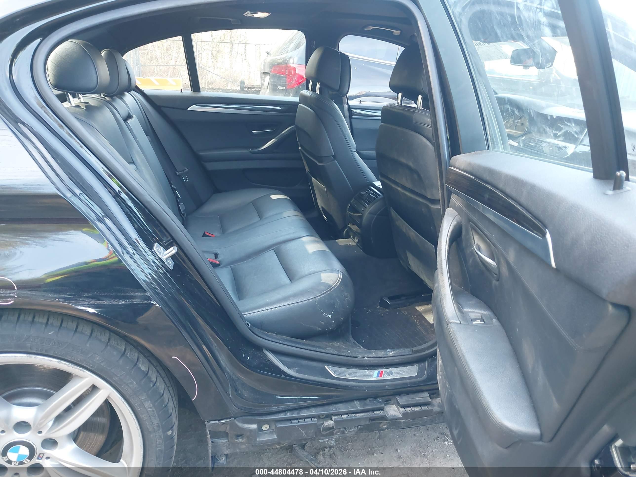 BMW 550I image 8