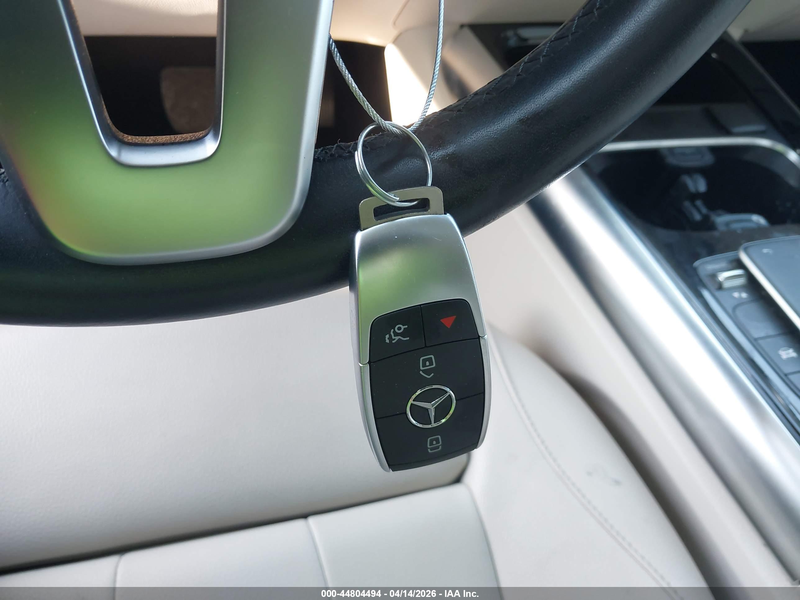 MERCEDES-BENZ GLA image 11
