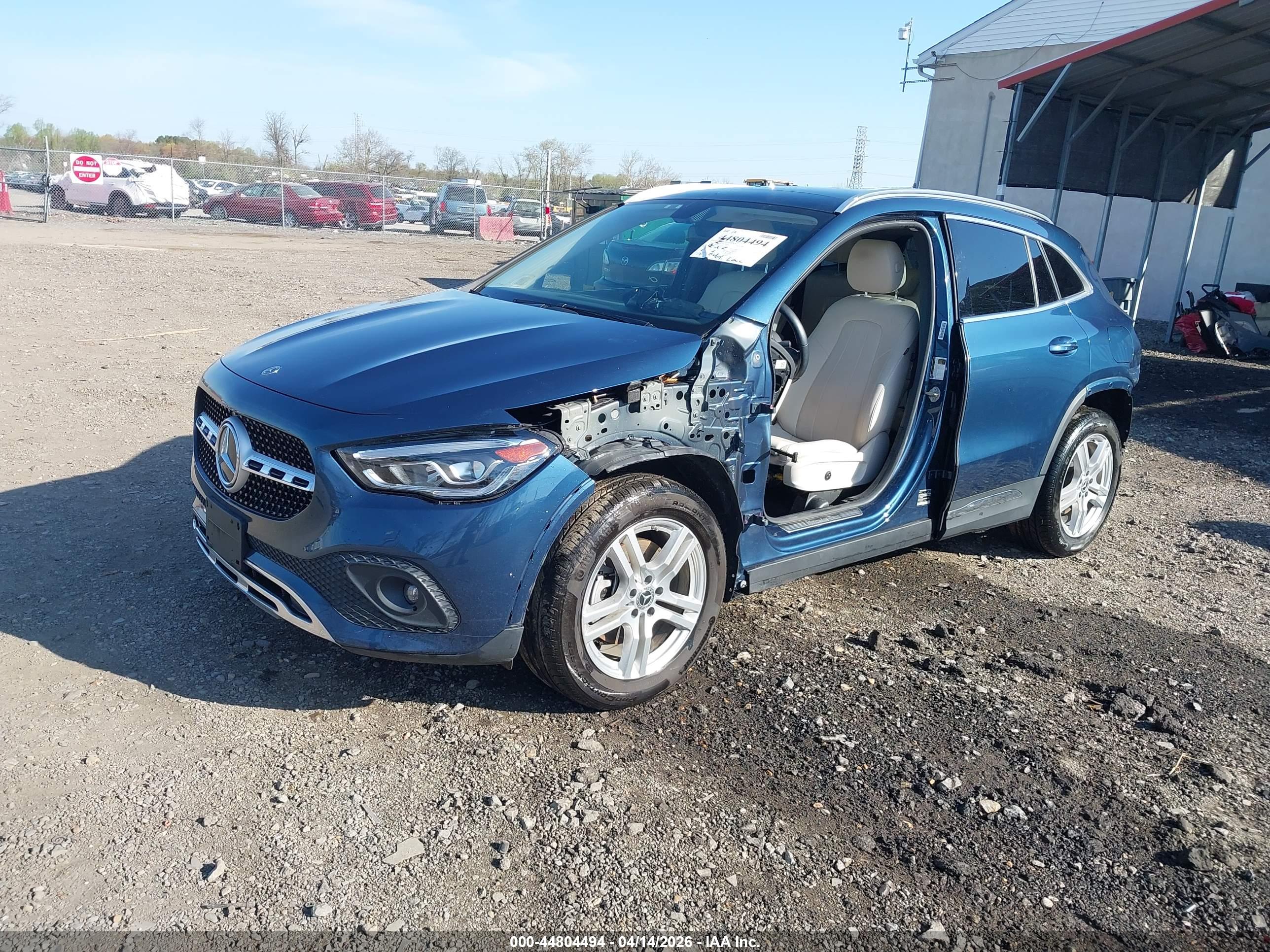 MERCEDES-BENZ GLA image 2