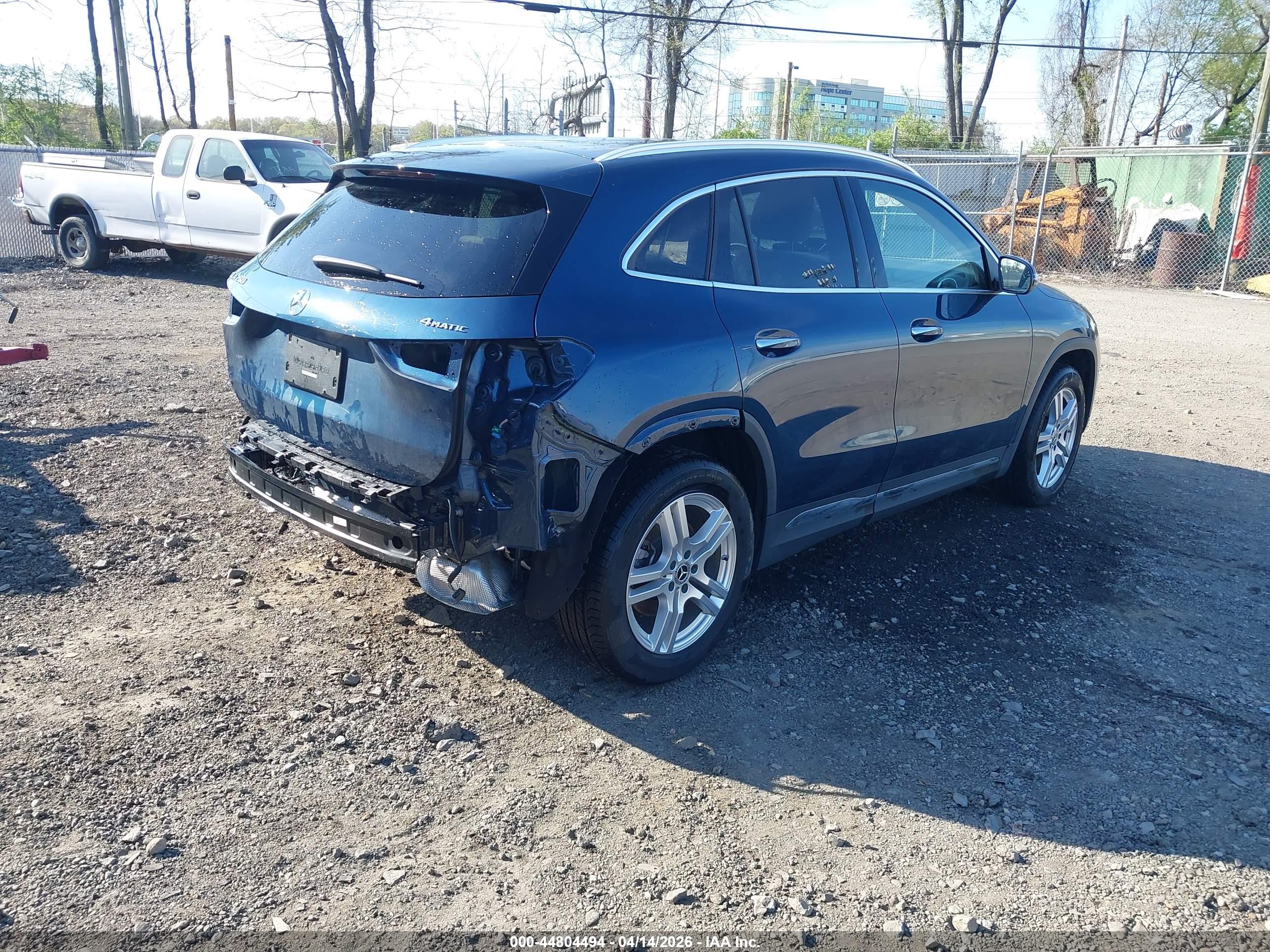 MERCEDES-BENZ GLA image 4