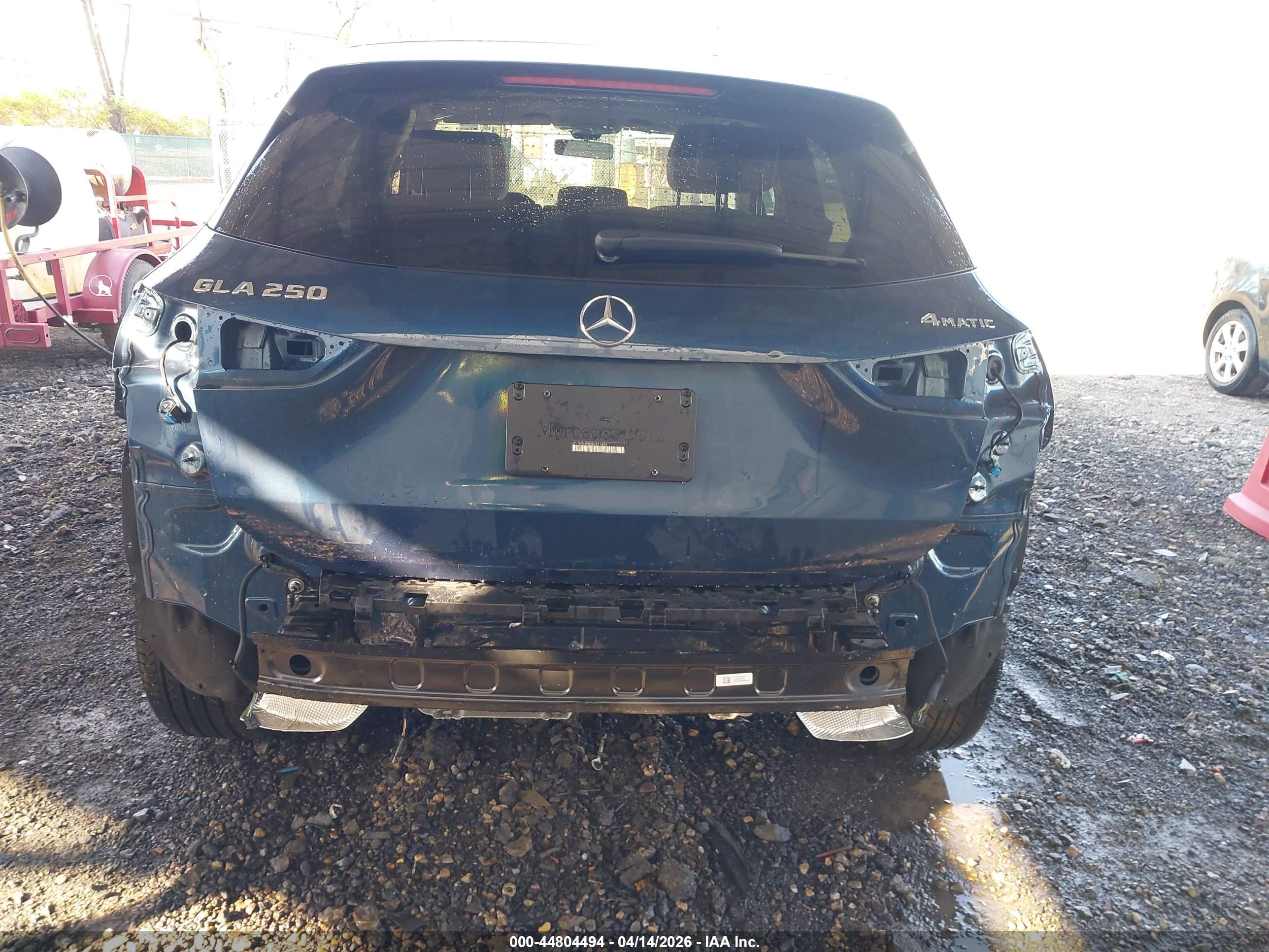 MERCEDES-BENZ GLA image 6