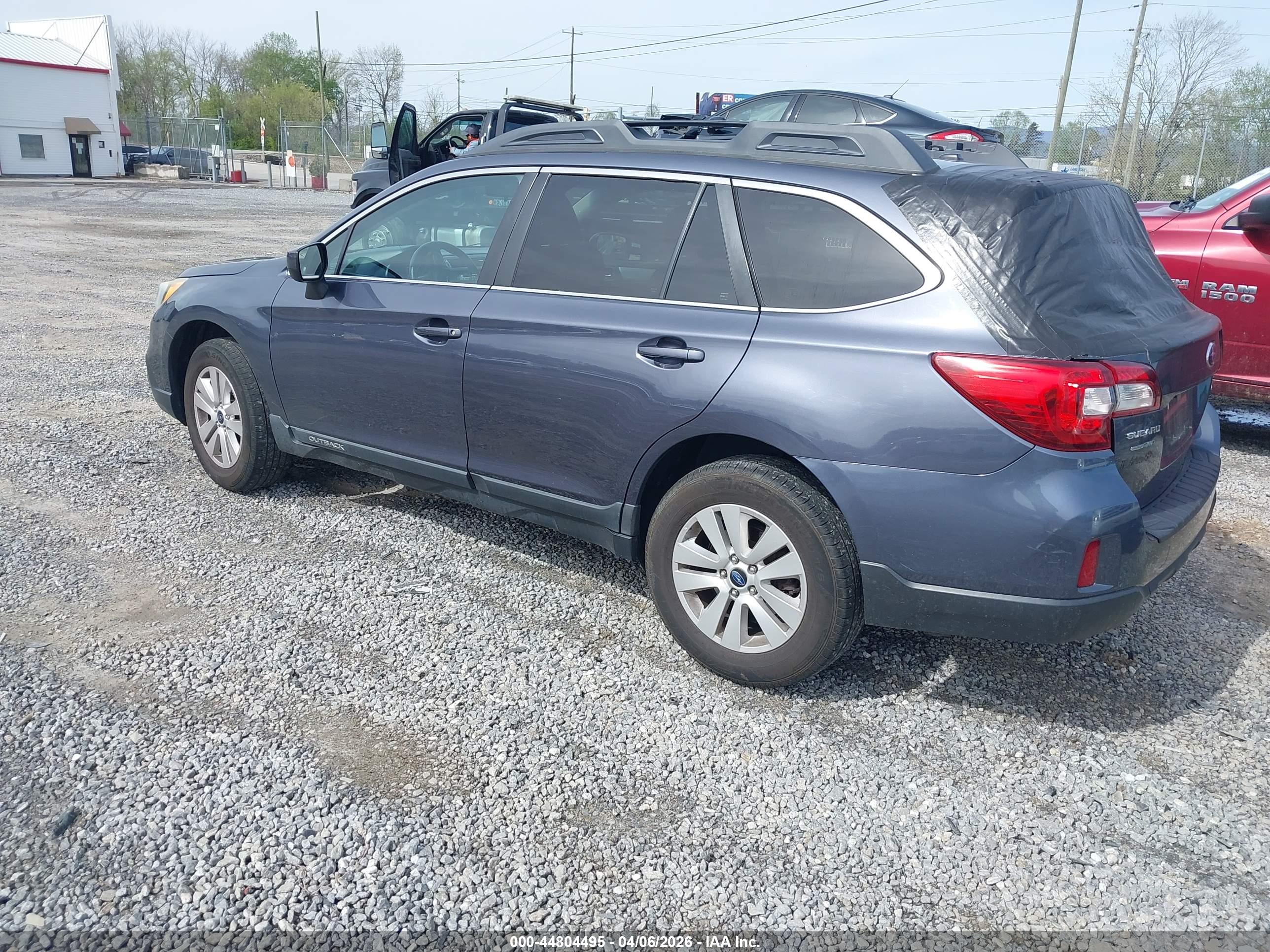 SUBARU OUTBACK image 3