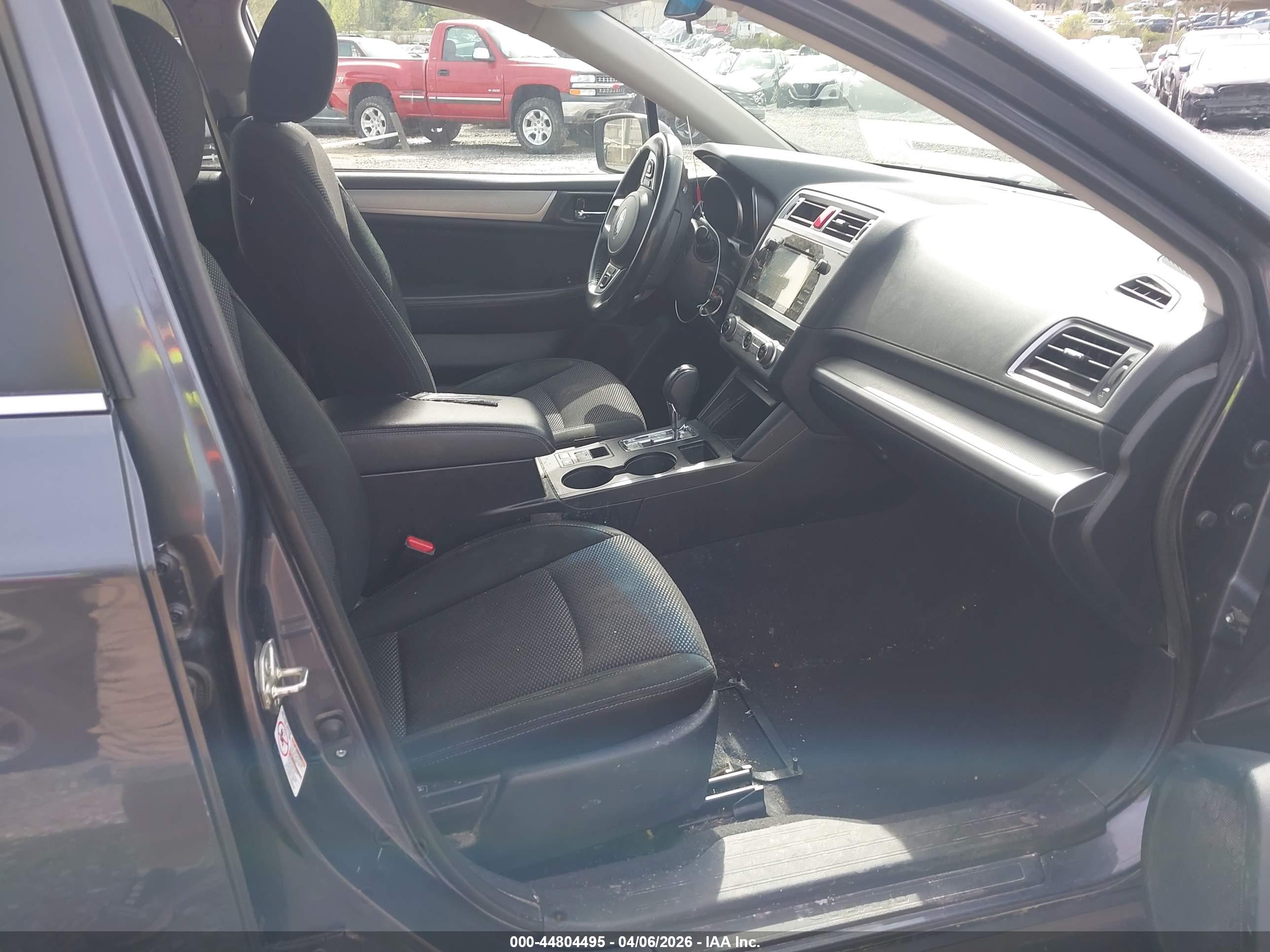 SUBARU OUTBACK image 5