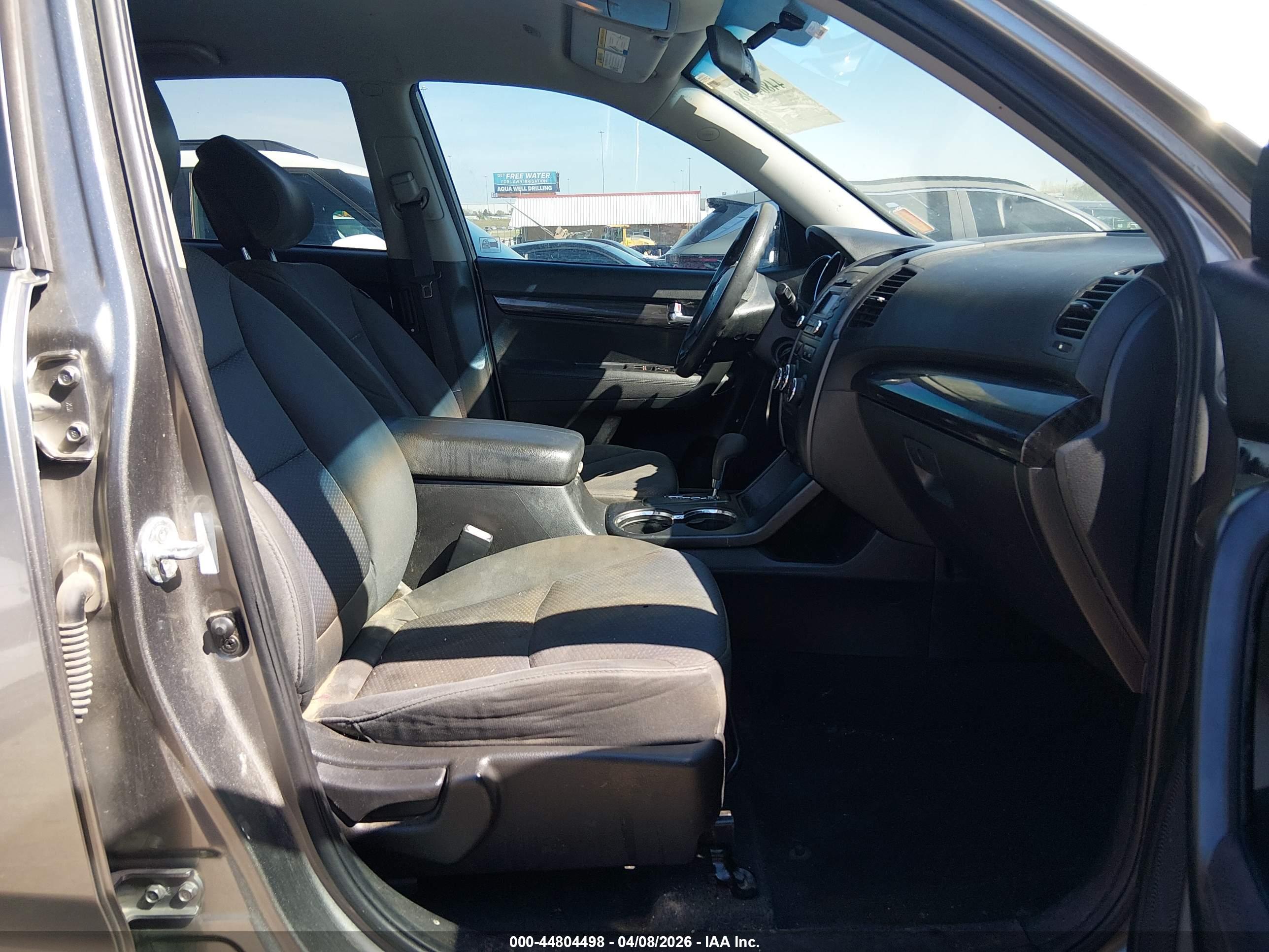 KIA SORENTO image 5