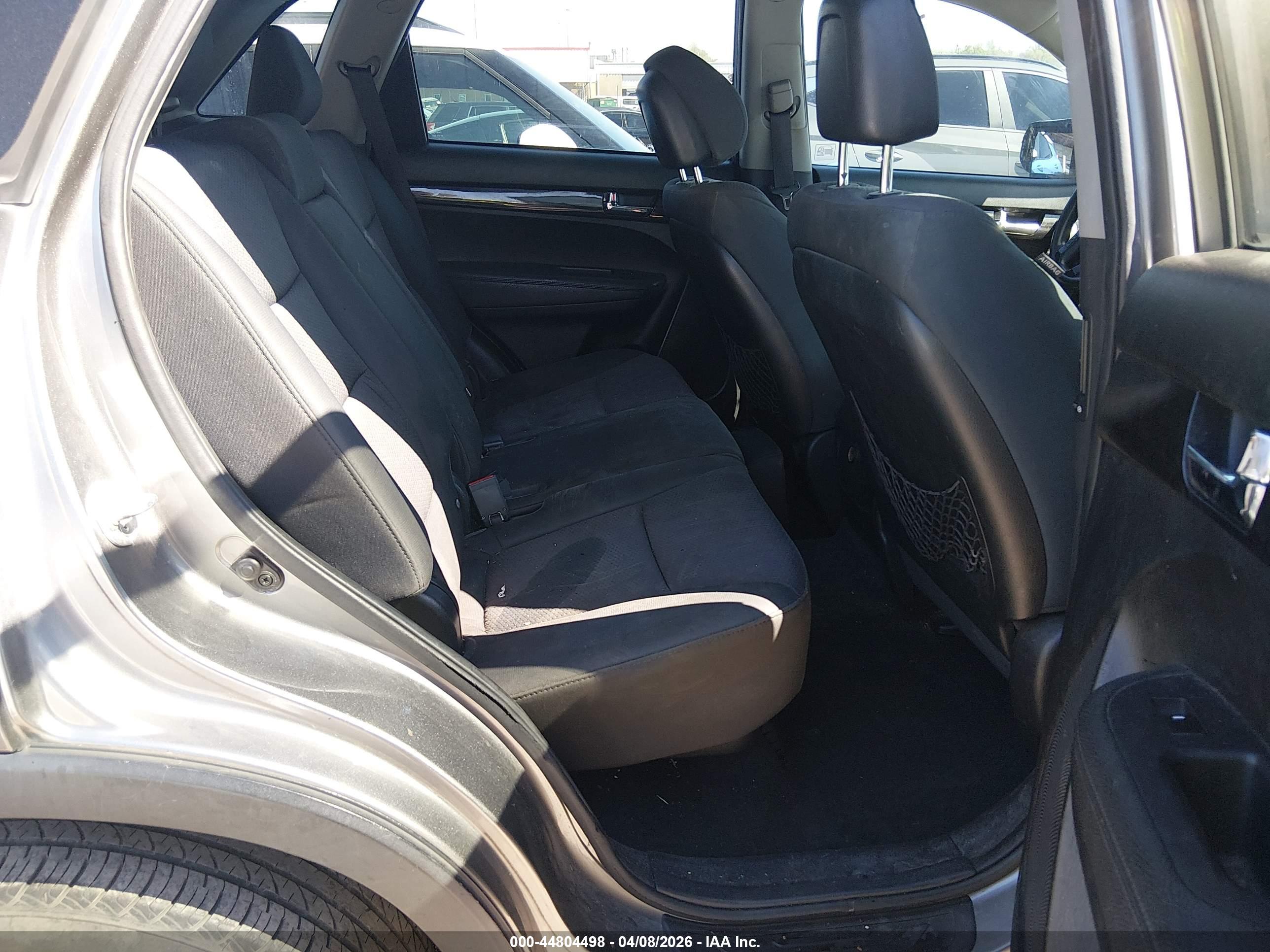 KIA SORENTO image 8