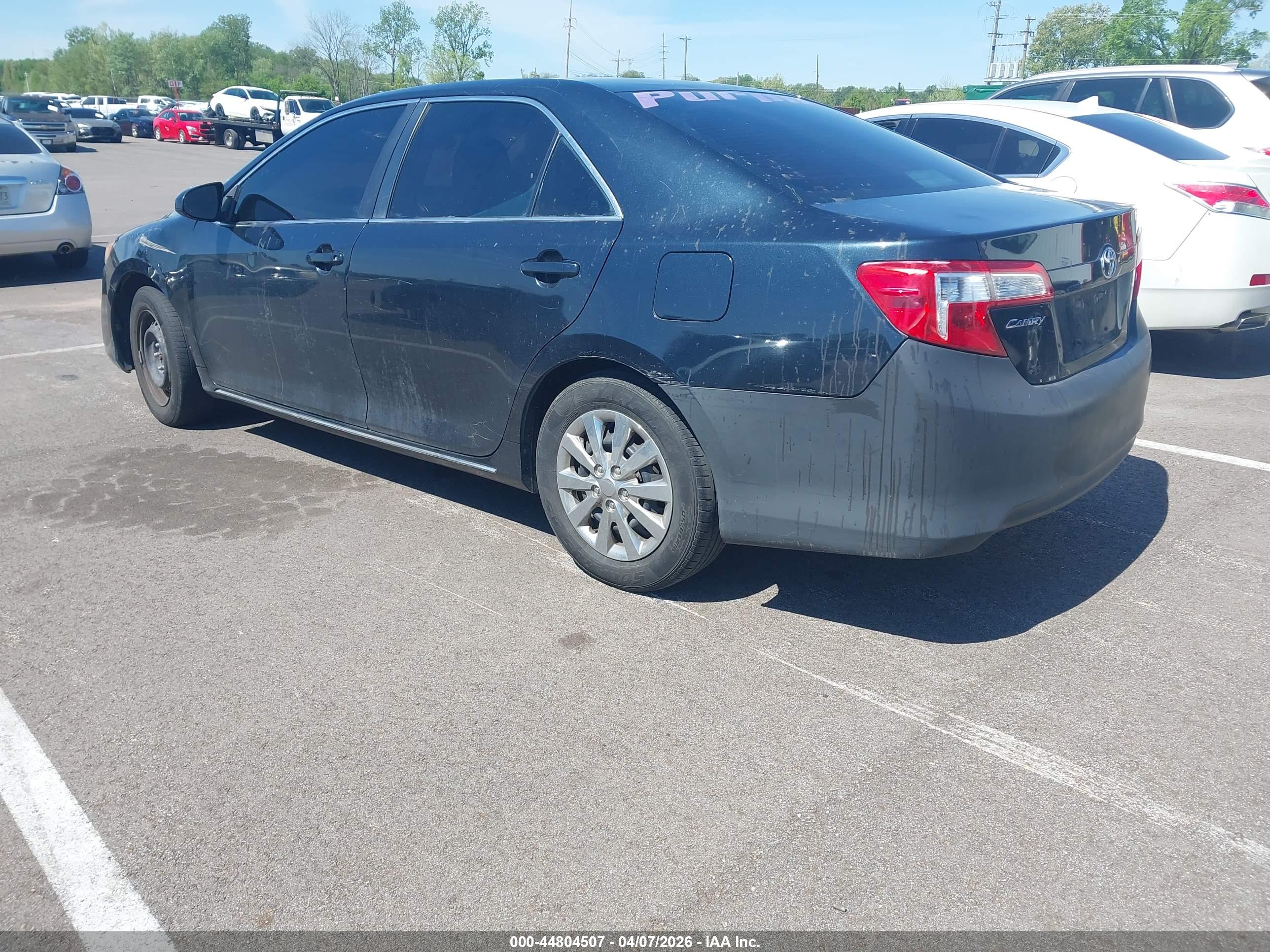 TOYOTA CAMRY image 3