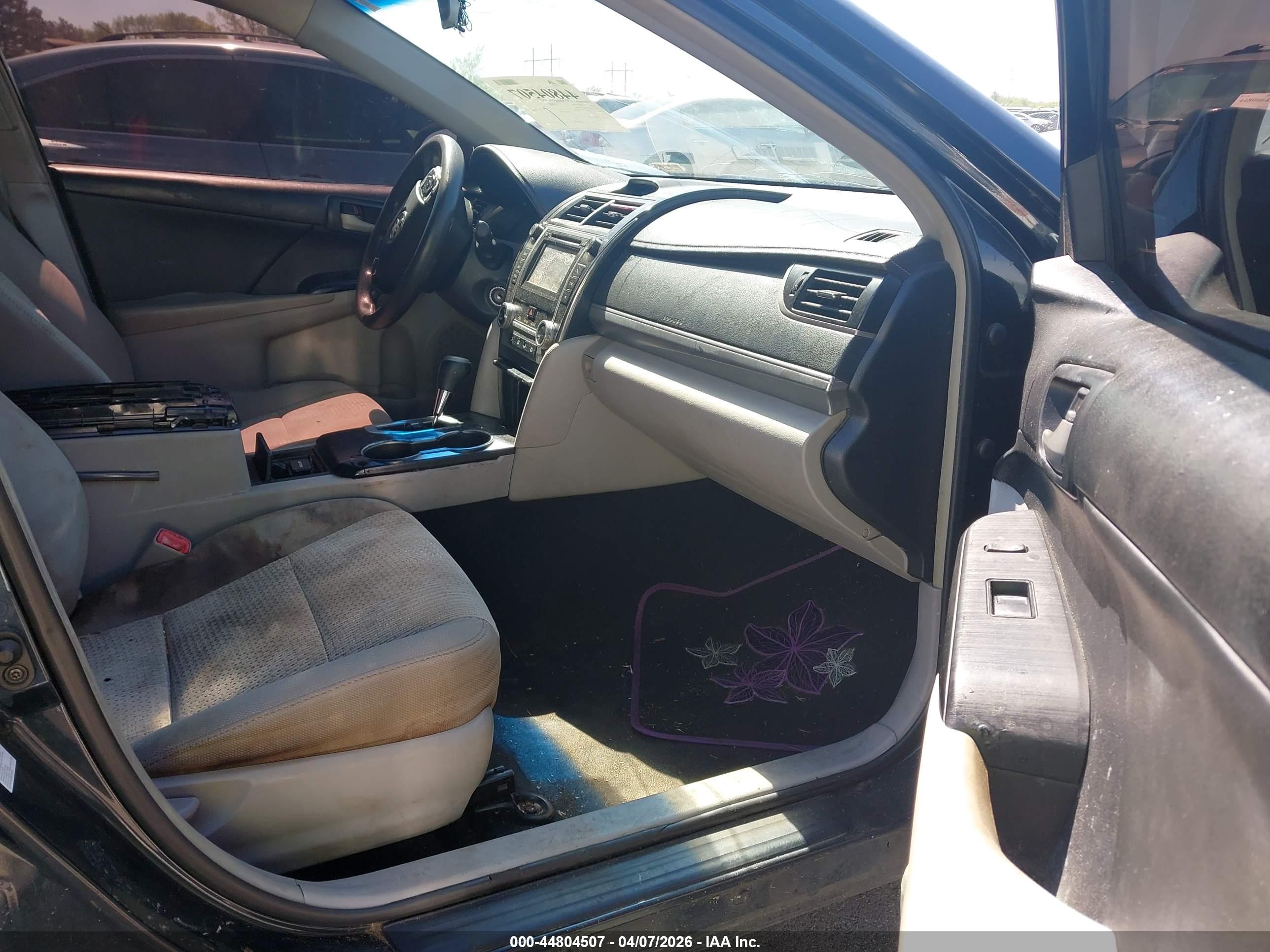 TOYOTA CAMRY image 5