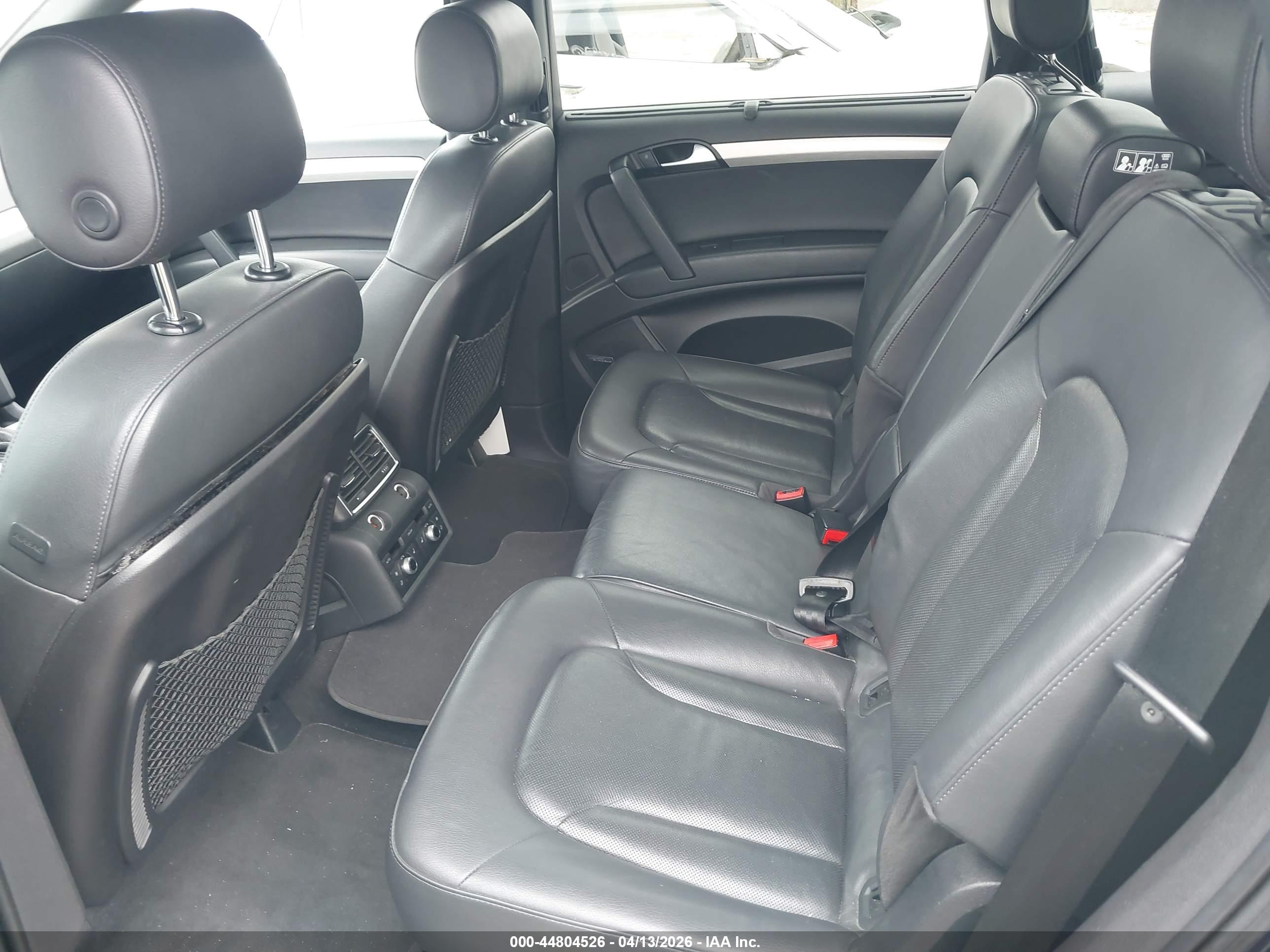 AUDI Q7 image 8