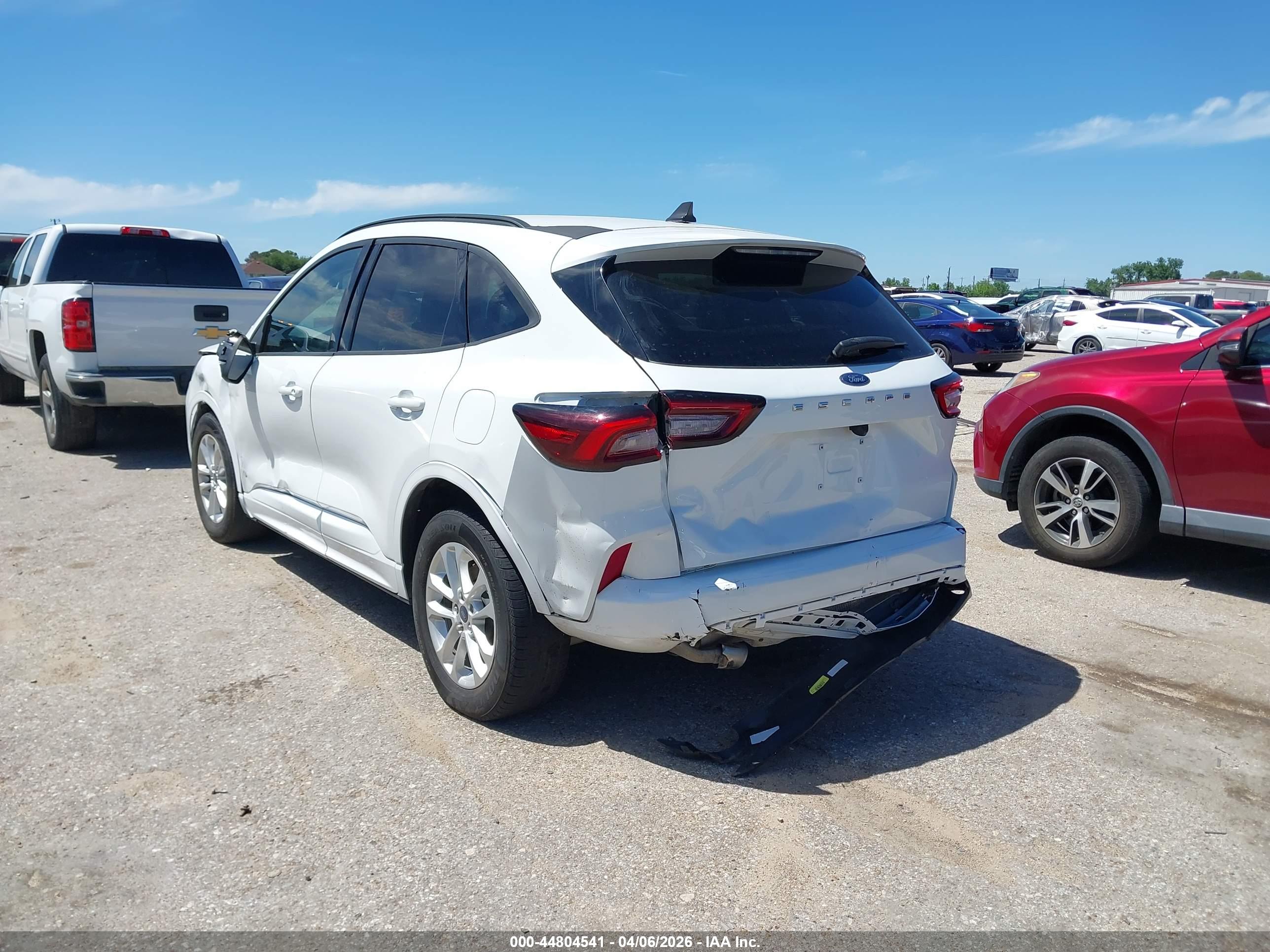FORD ESCAPE image 3