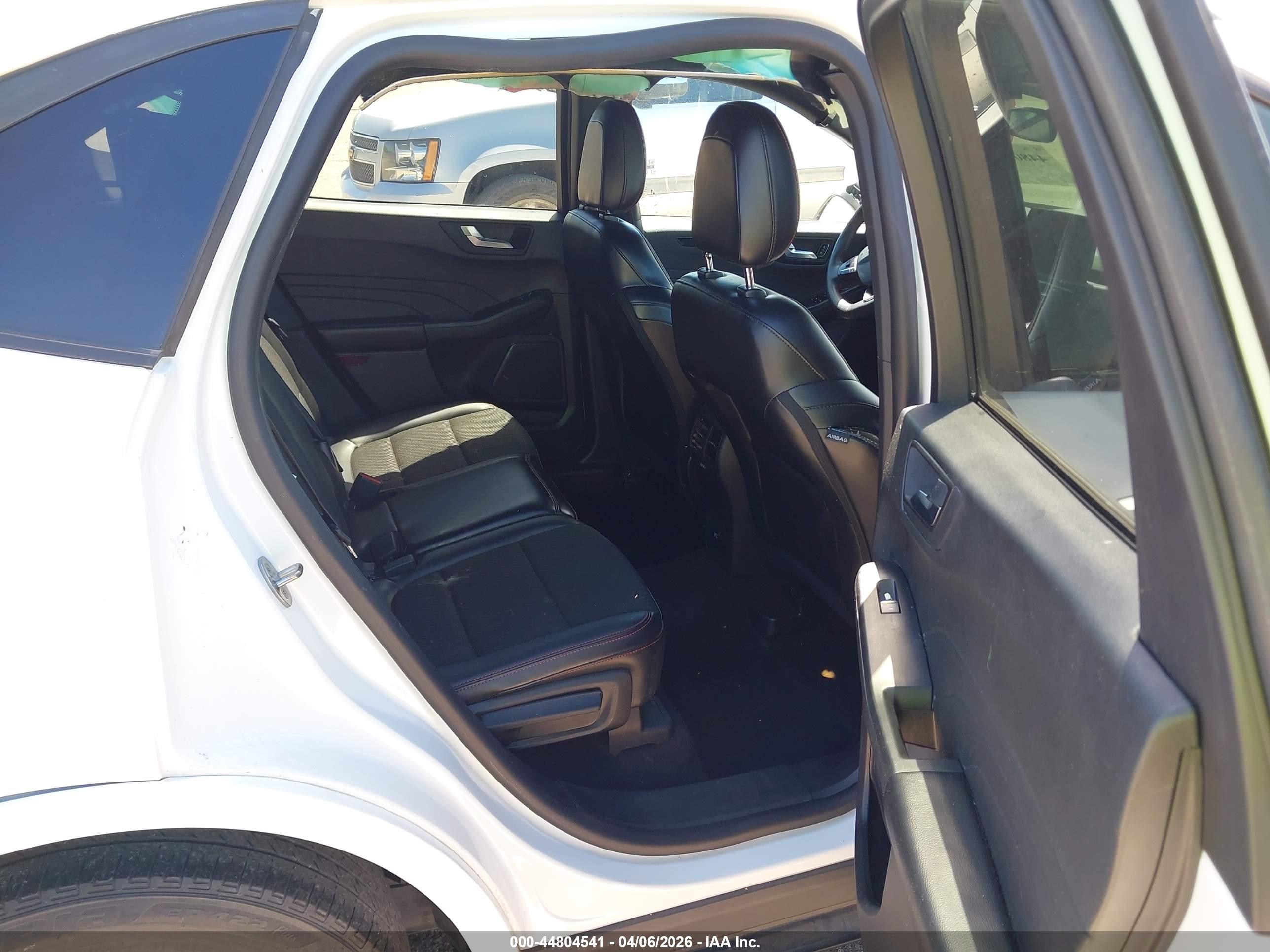 FORD ESCAPE image 8