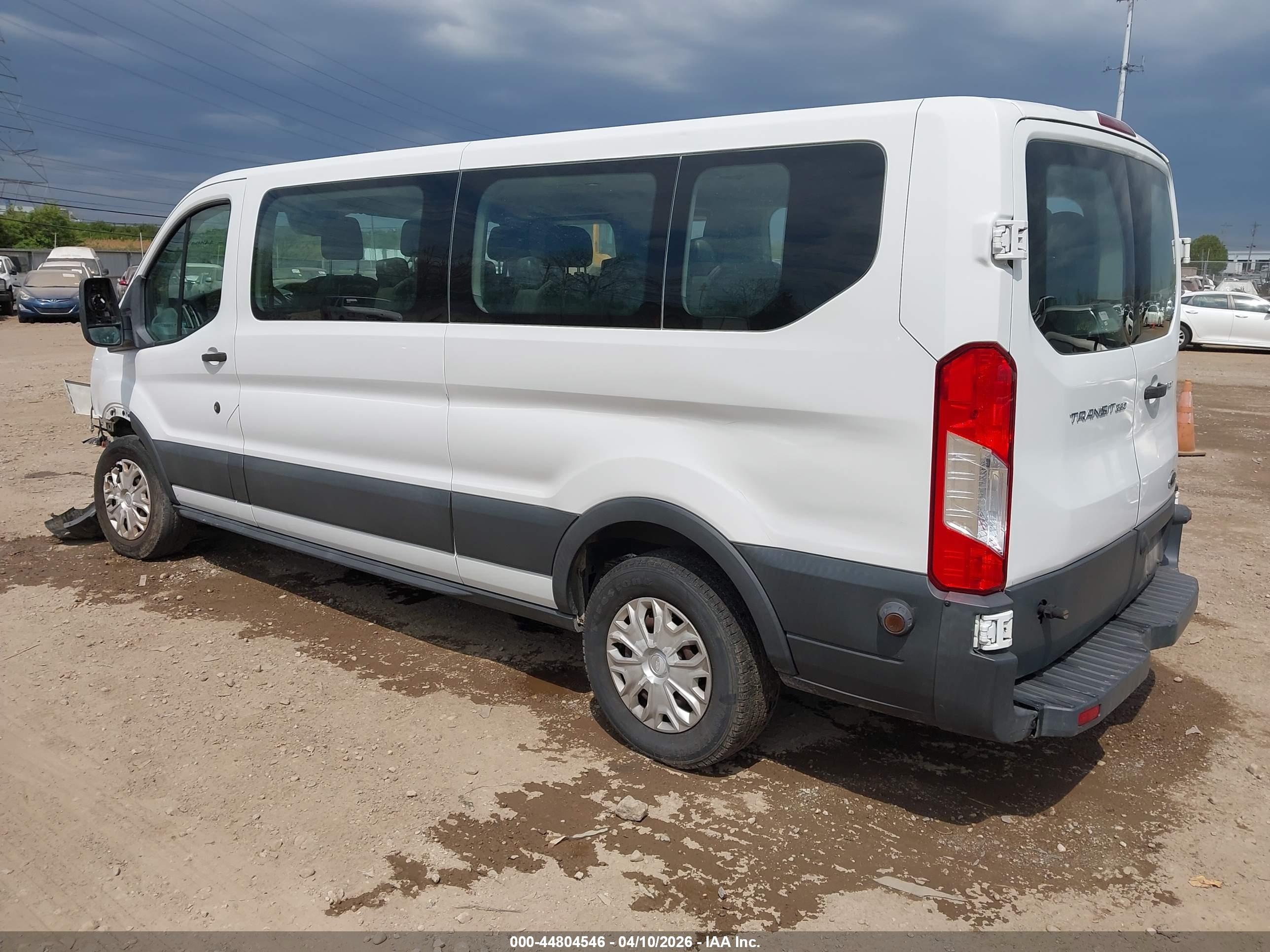 FORD TRANSIT-350 image 3