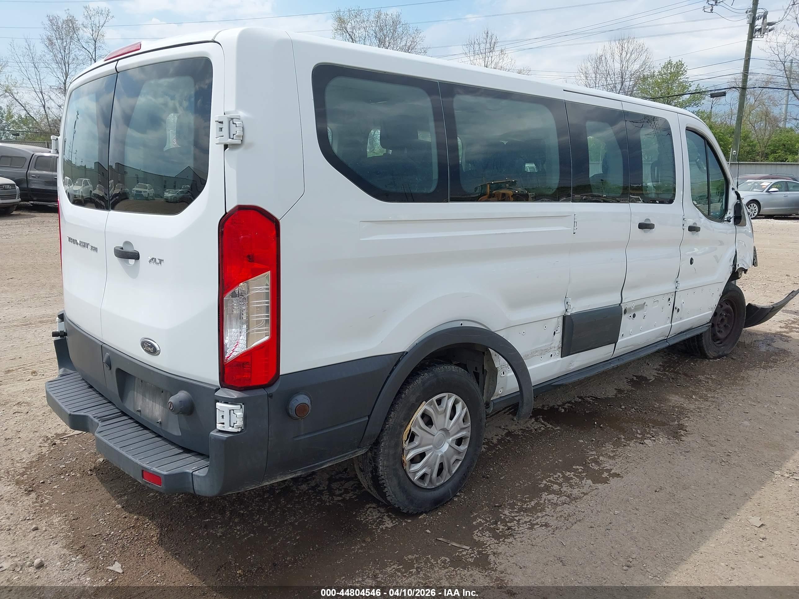 FORD TRANSIT-350 image 4