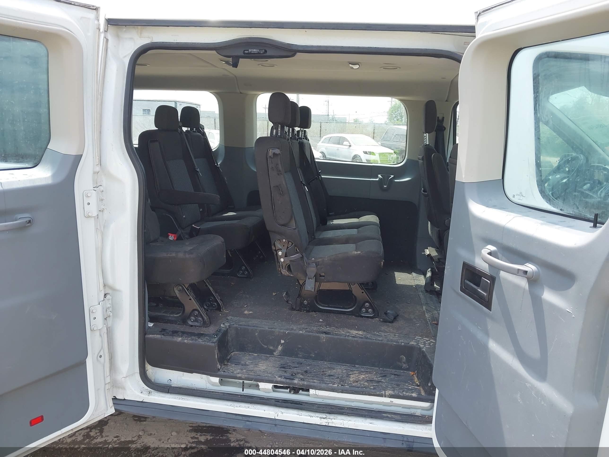 FORD TRANSIT-350 image 8