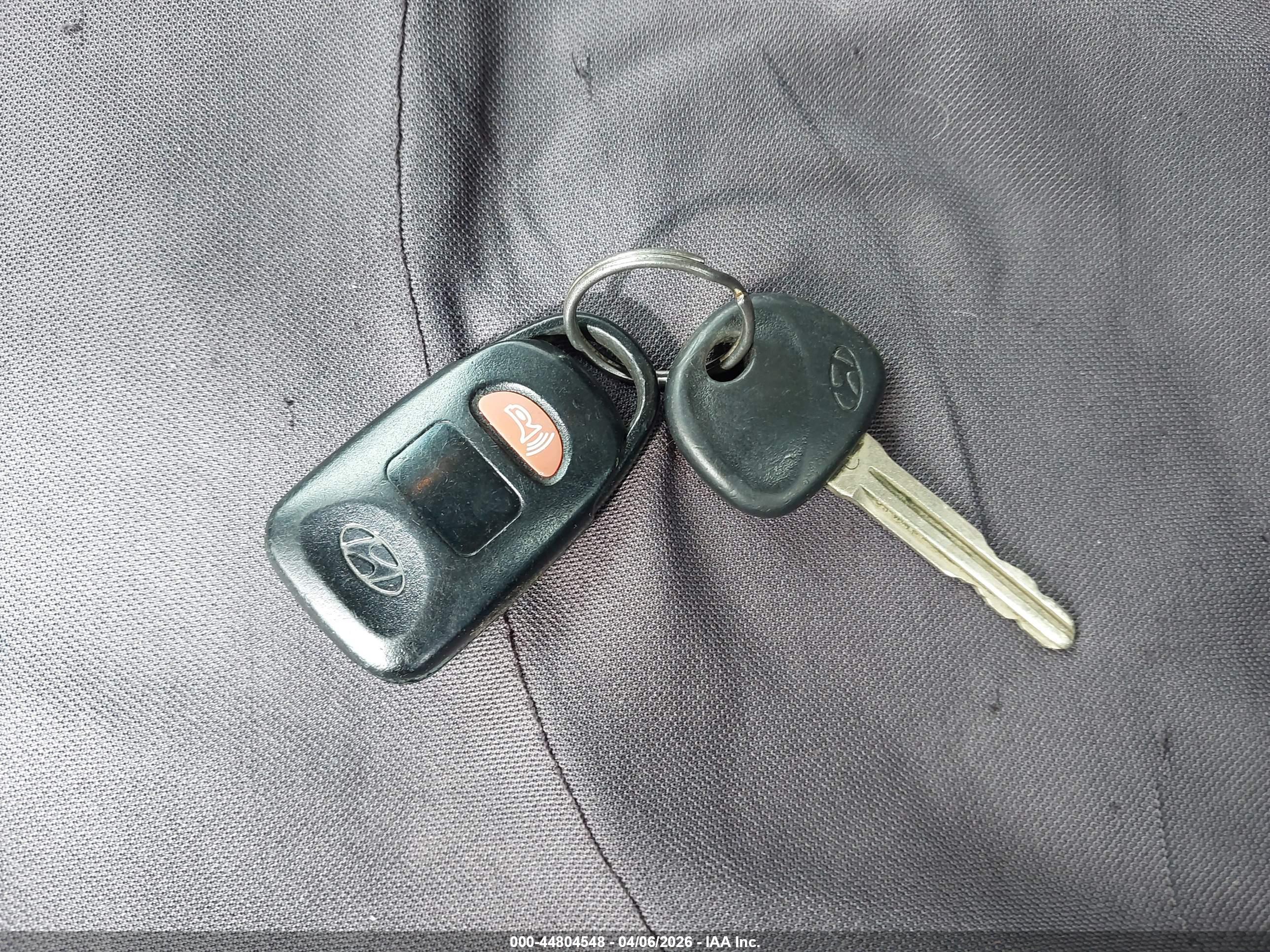 HYUNDAI ELANTRA image 11