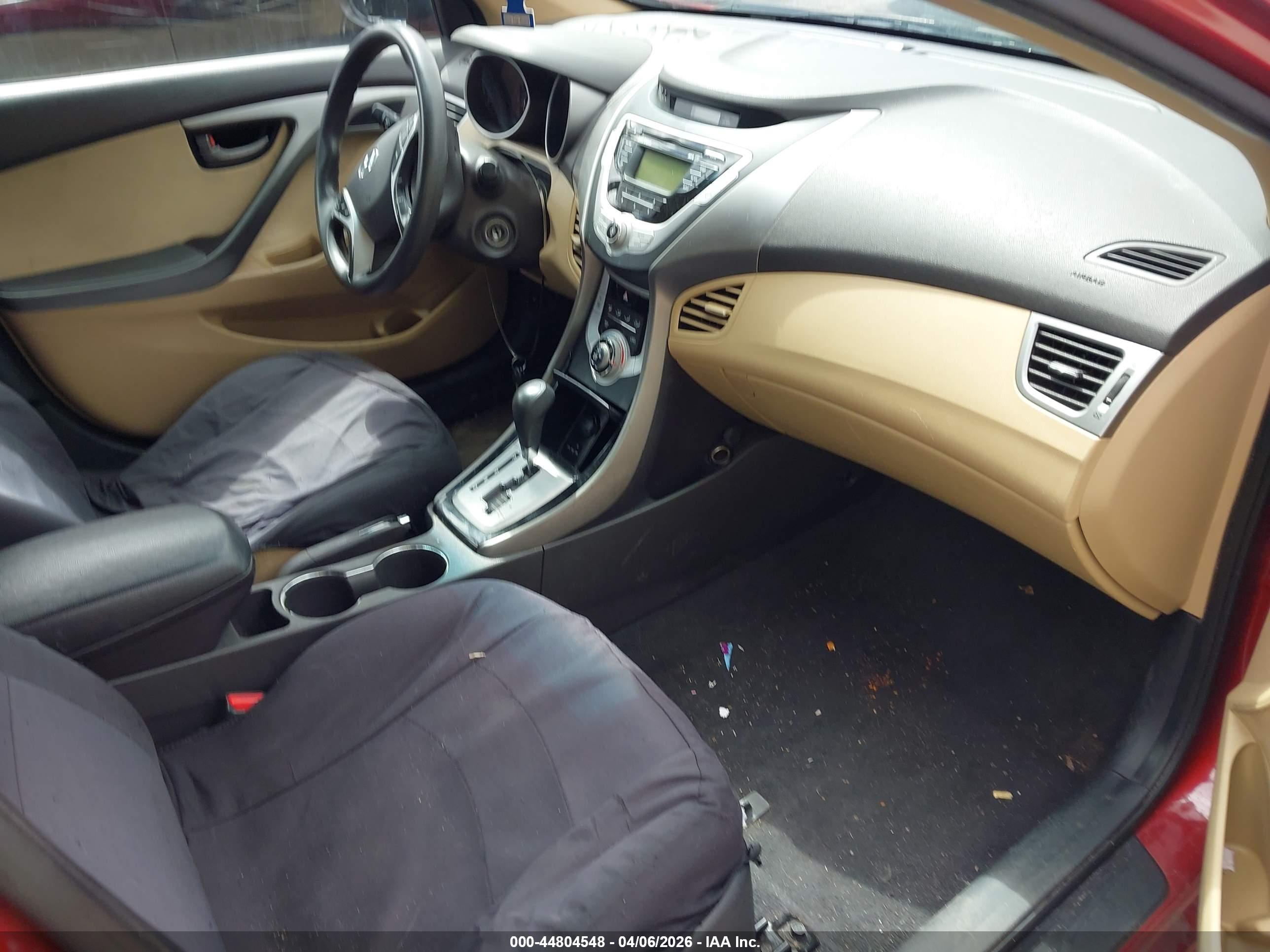 HYUNDAI ELANTRA image 5