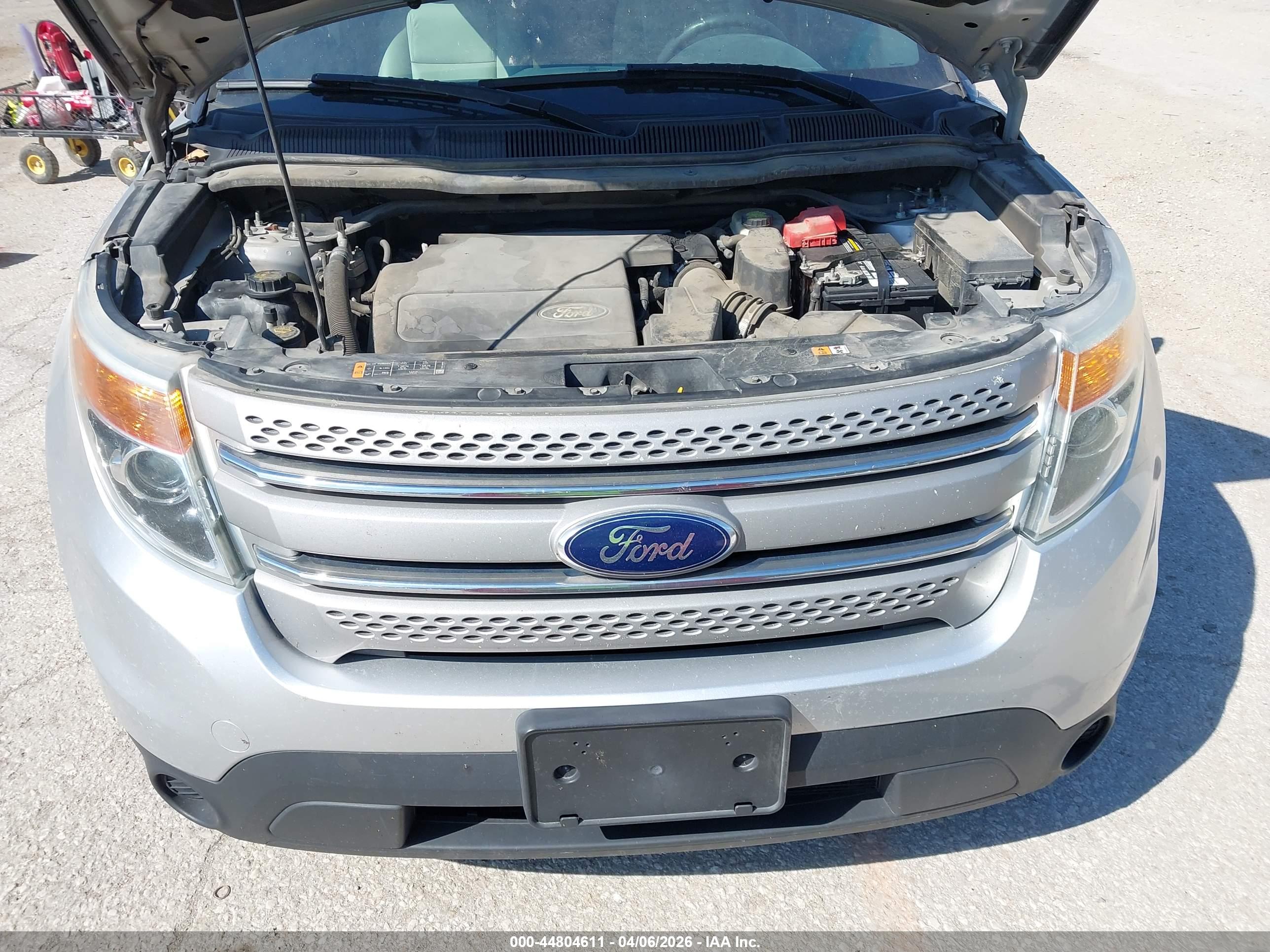 FORD EXPLORER image 10