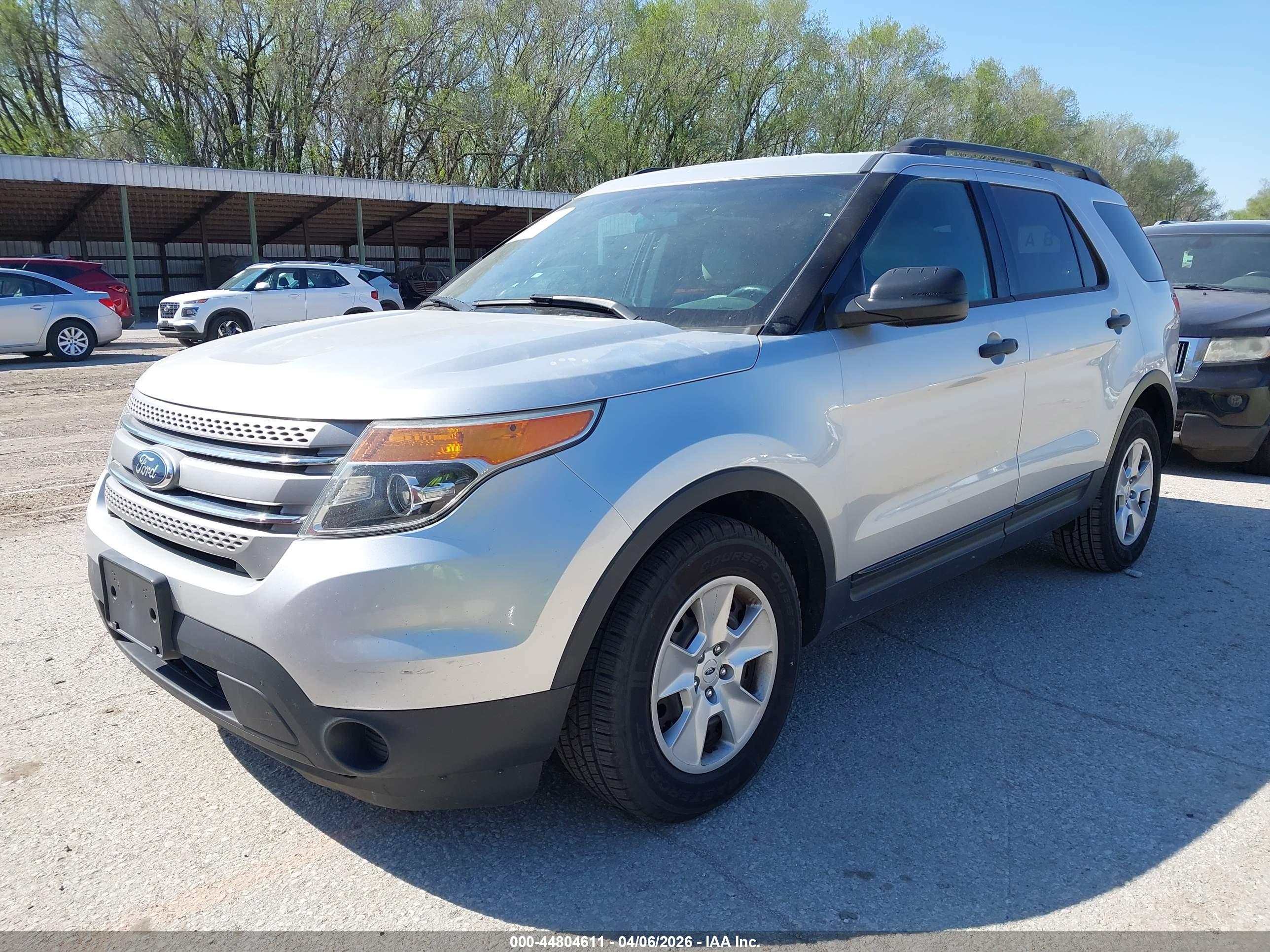 FORD EXPLORER image 2