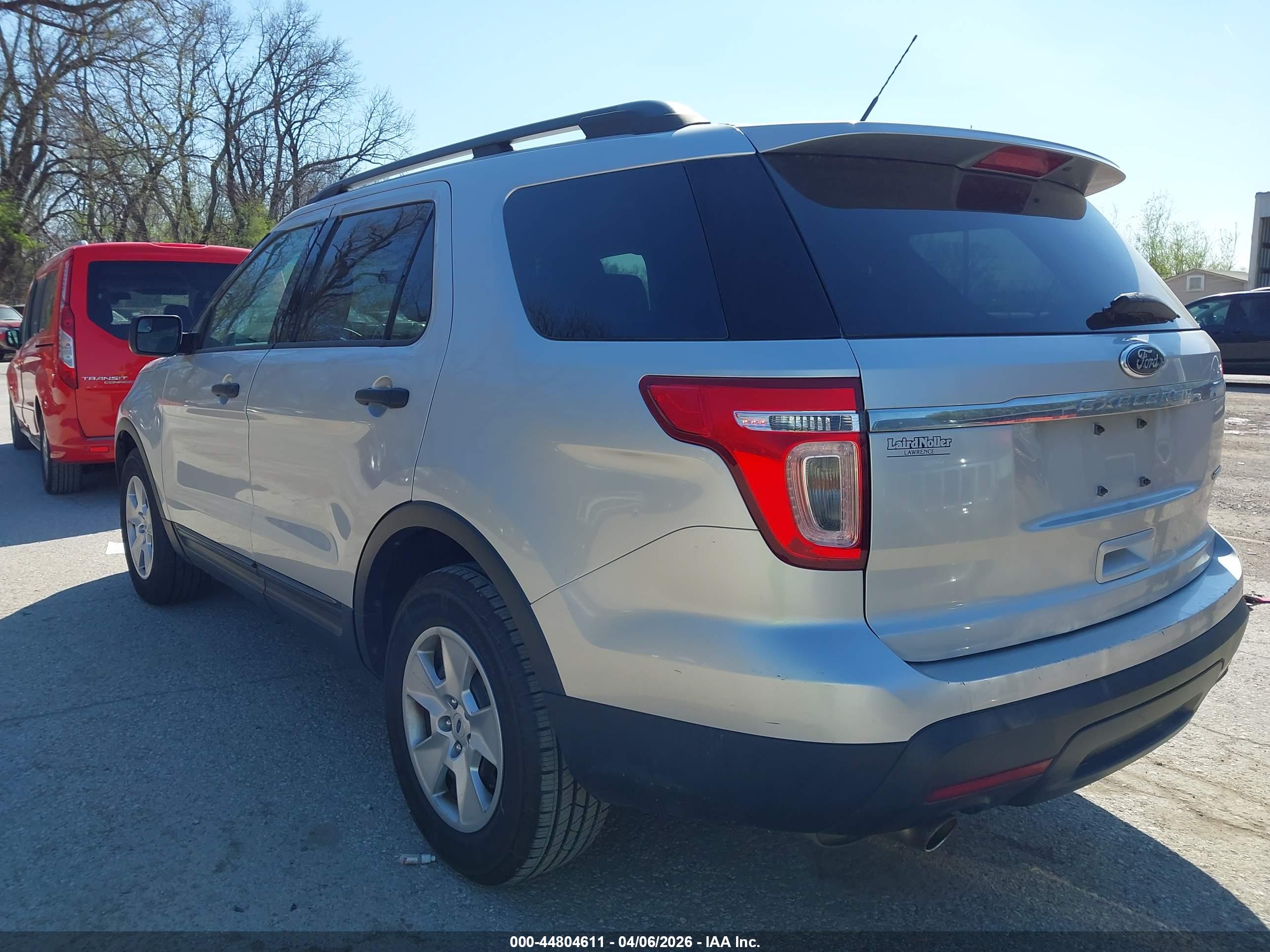 FORD EXPLORER image 3