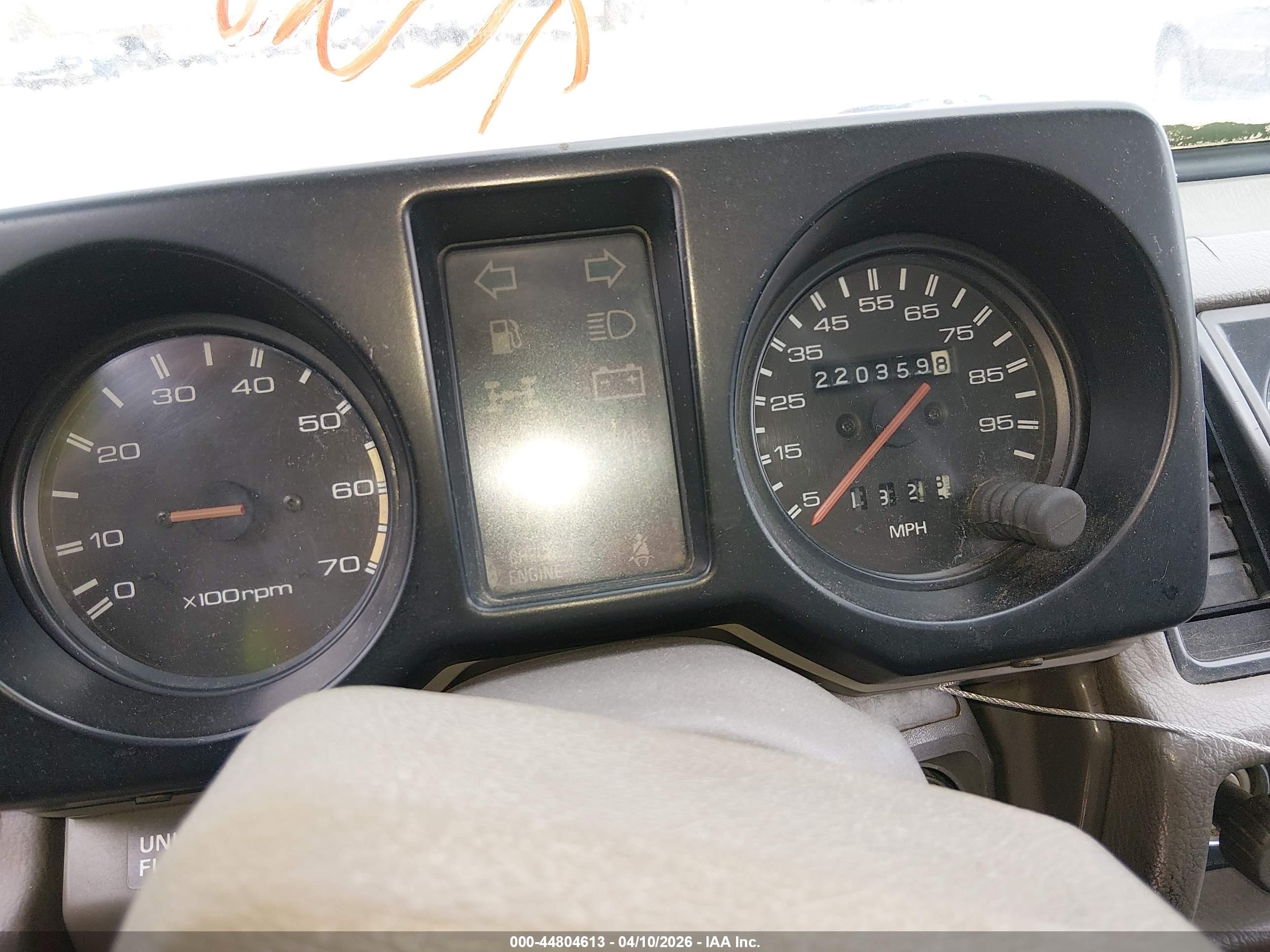 ISUZU TROOPER image 7