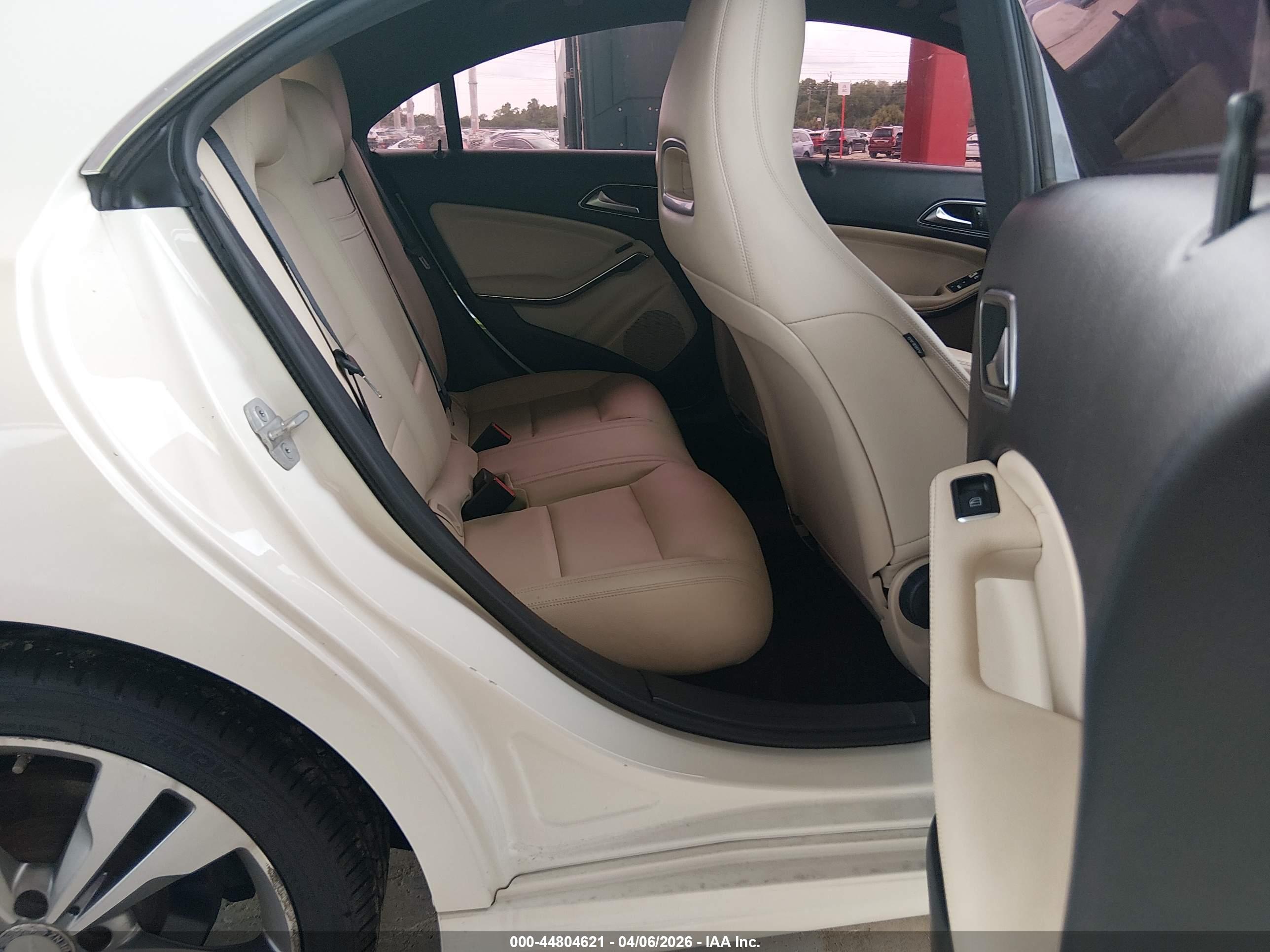 MERCEDES-BENZ CLA image 8