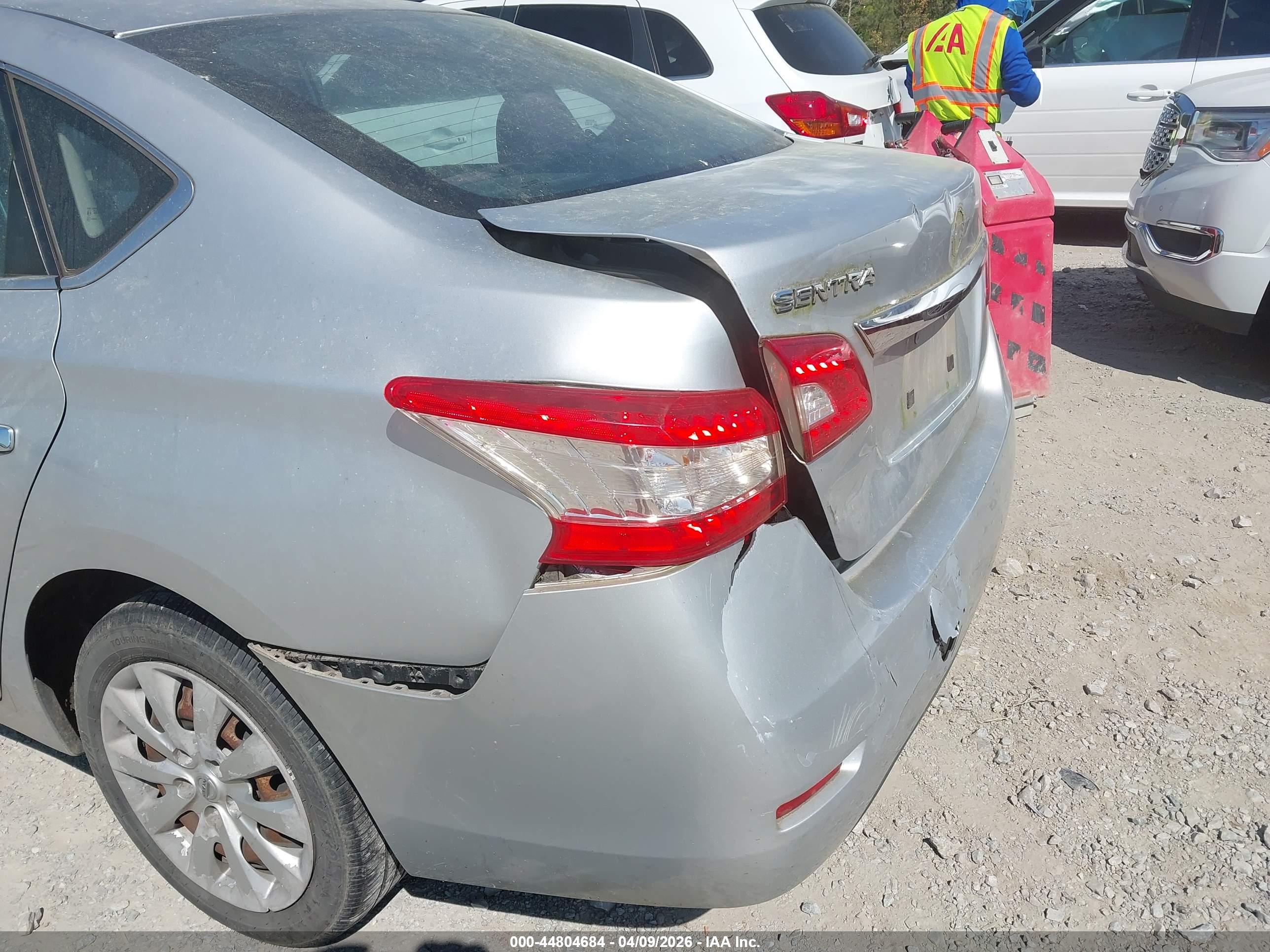 NISSAN SENTRA image 6