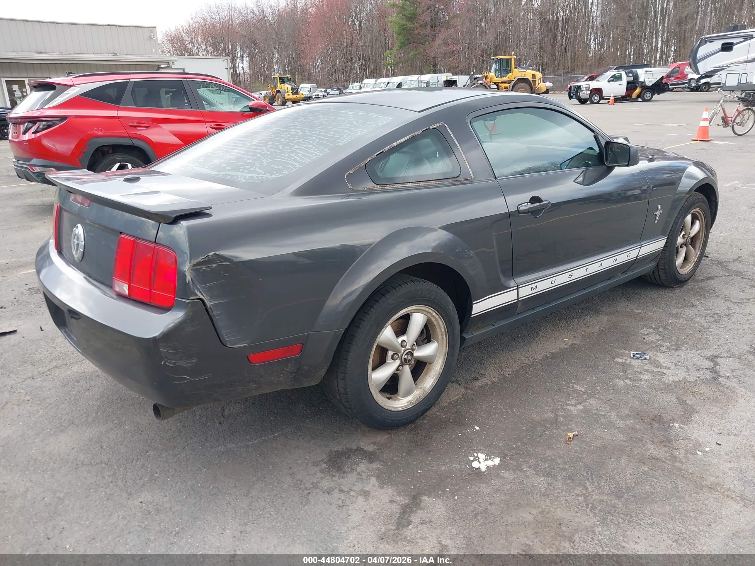 FORD MUSTANG image 4