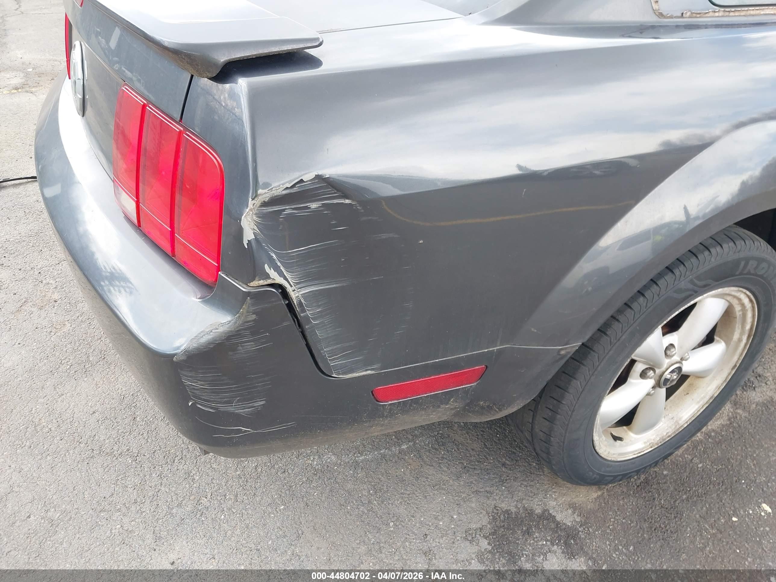 FORD MUSTANG image 6