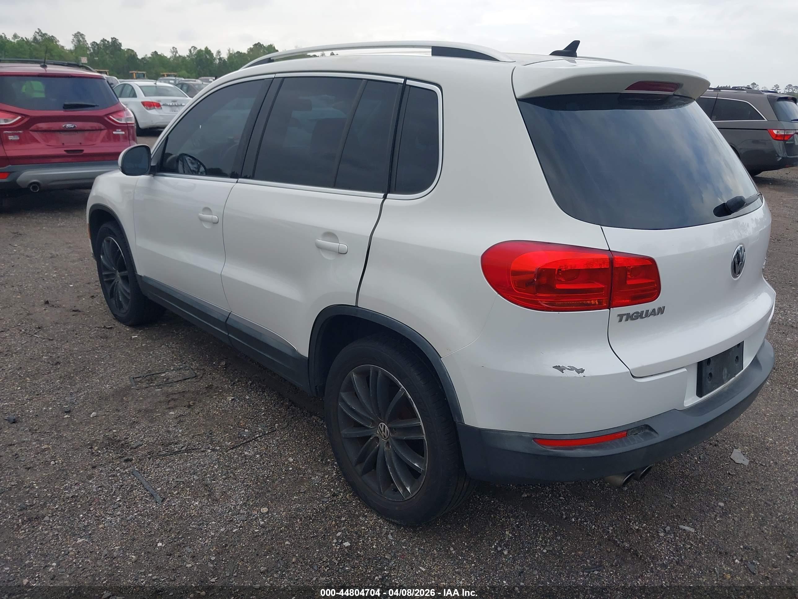 VOLKSWAGEN TIGUAN image 3