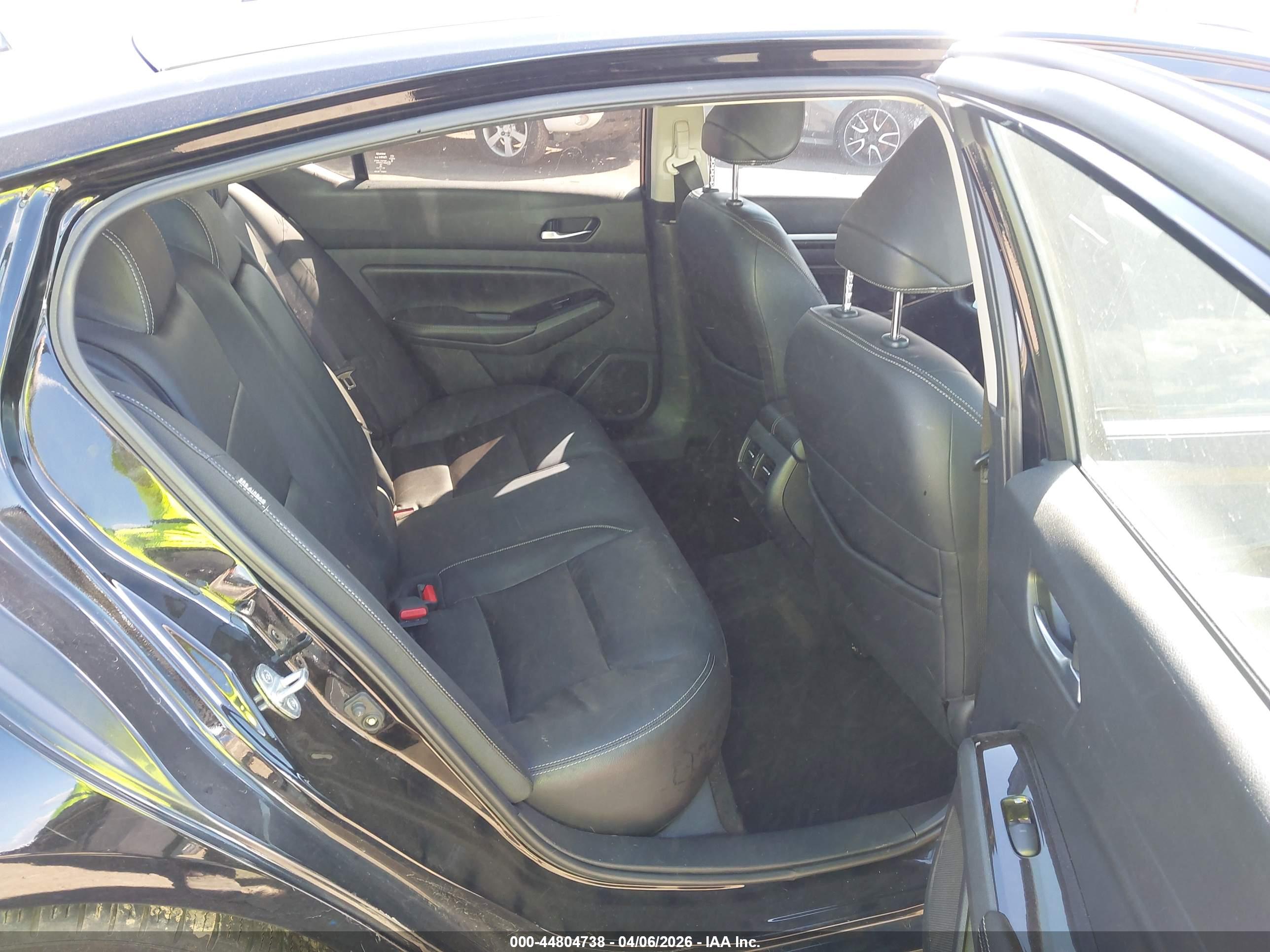 NISSAN ALTIMA image 8