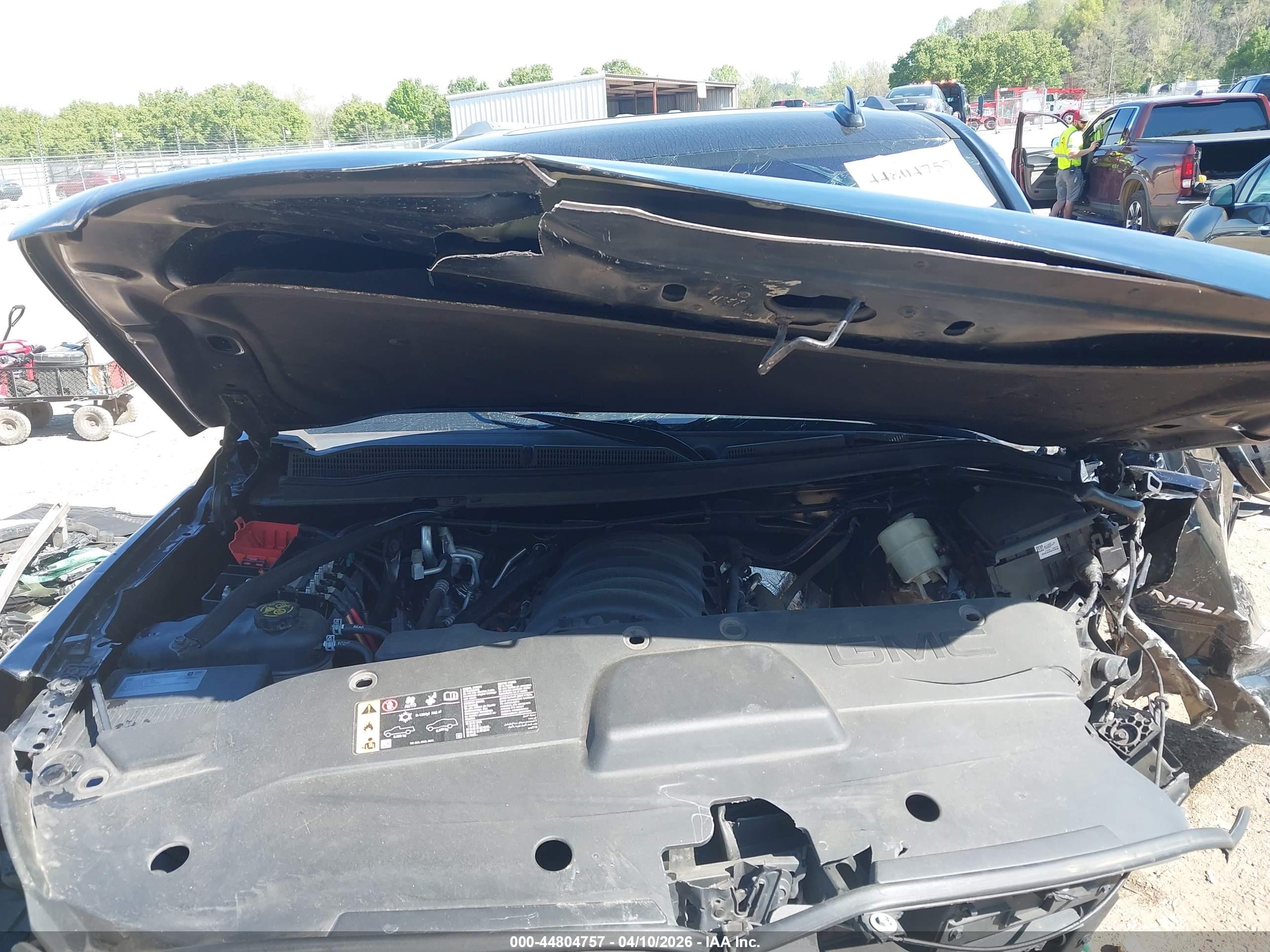 GMC YUKON image 10