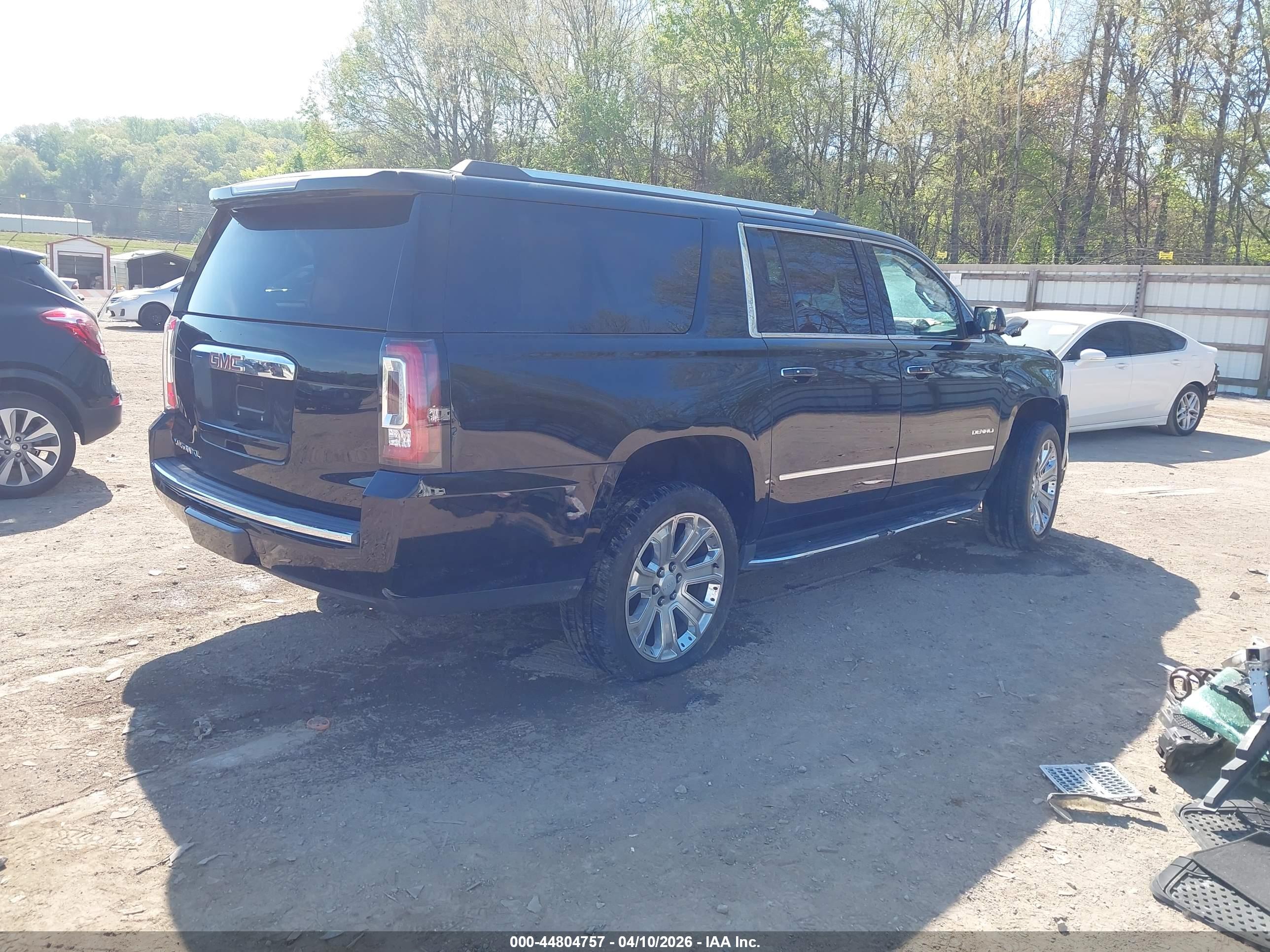 GMC YUKON image 4