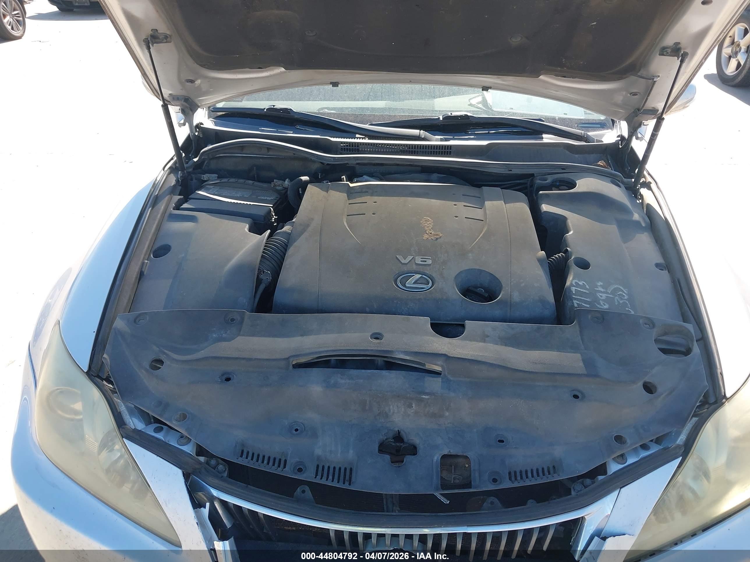LEXUS IS image 10