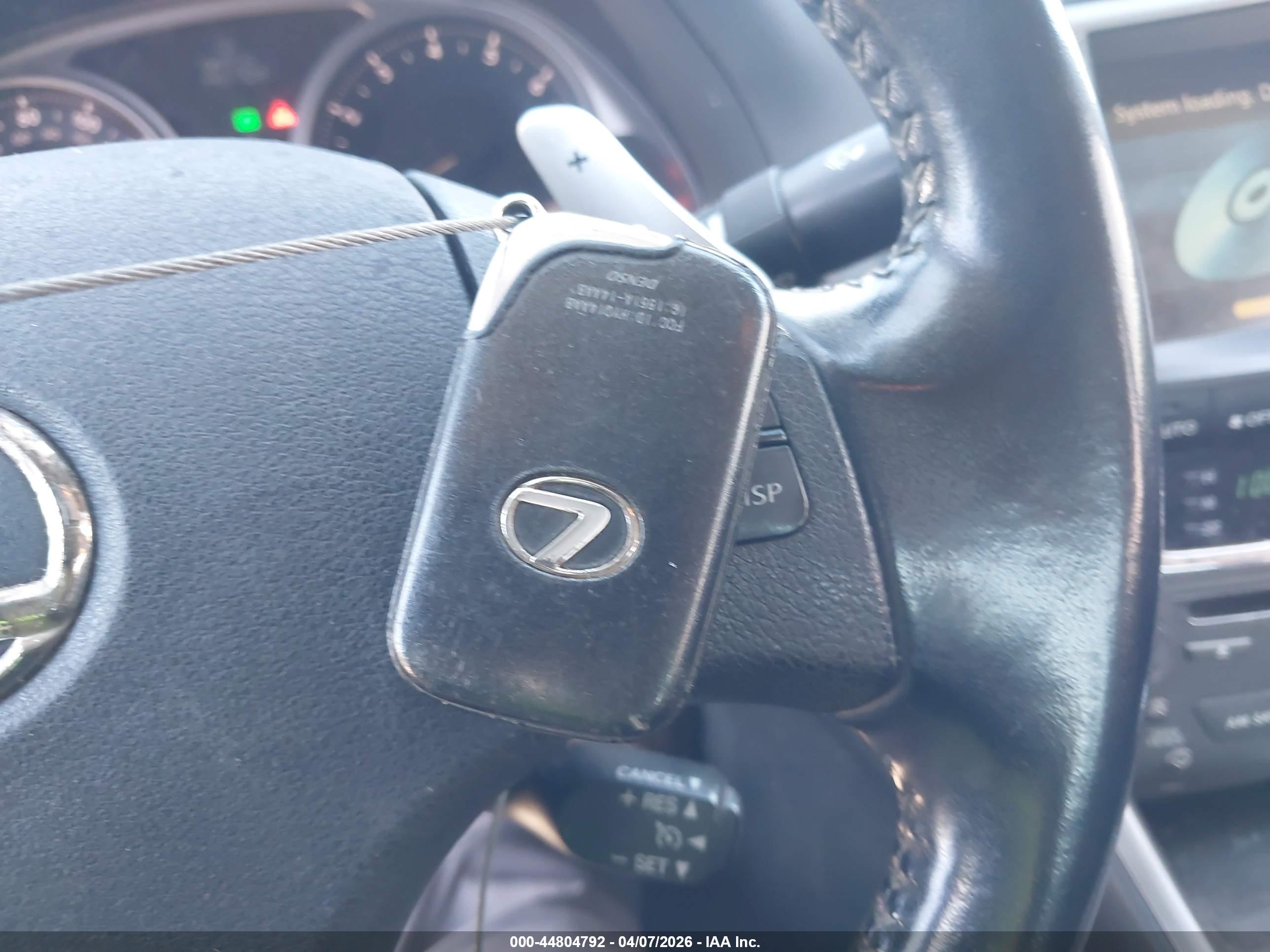 LEXUS IS image 11