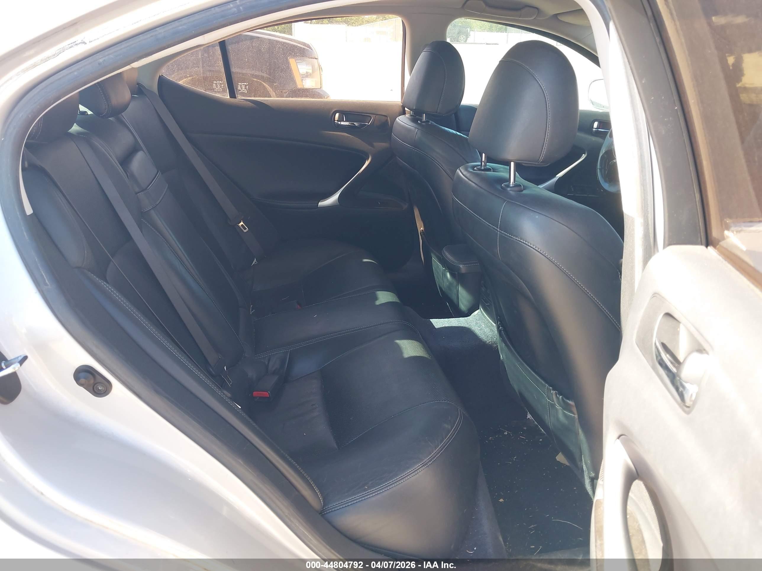 LEXUS IS image 8