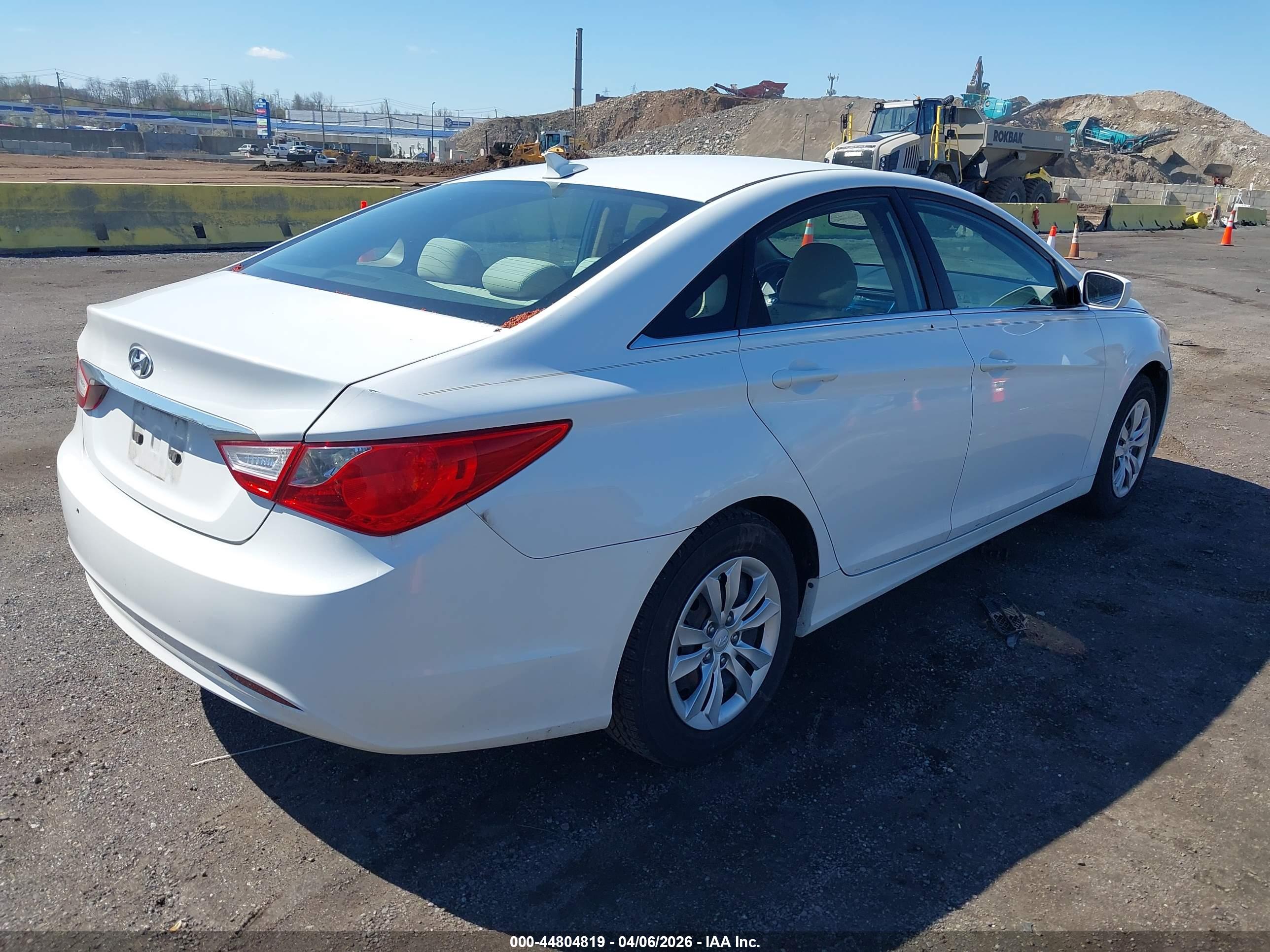 HYUNDAI SONATA image 4