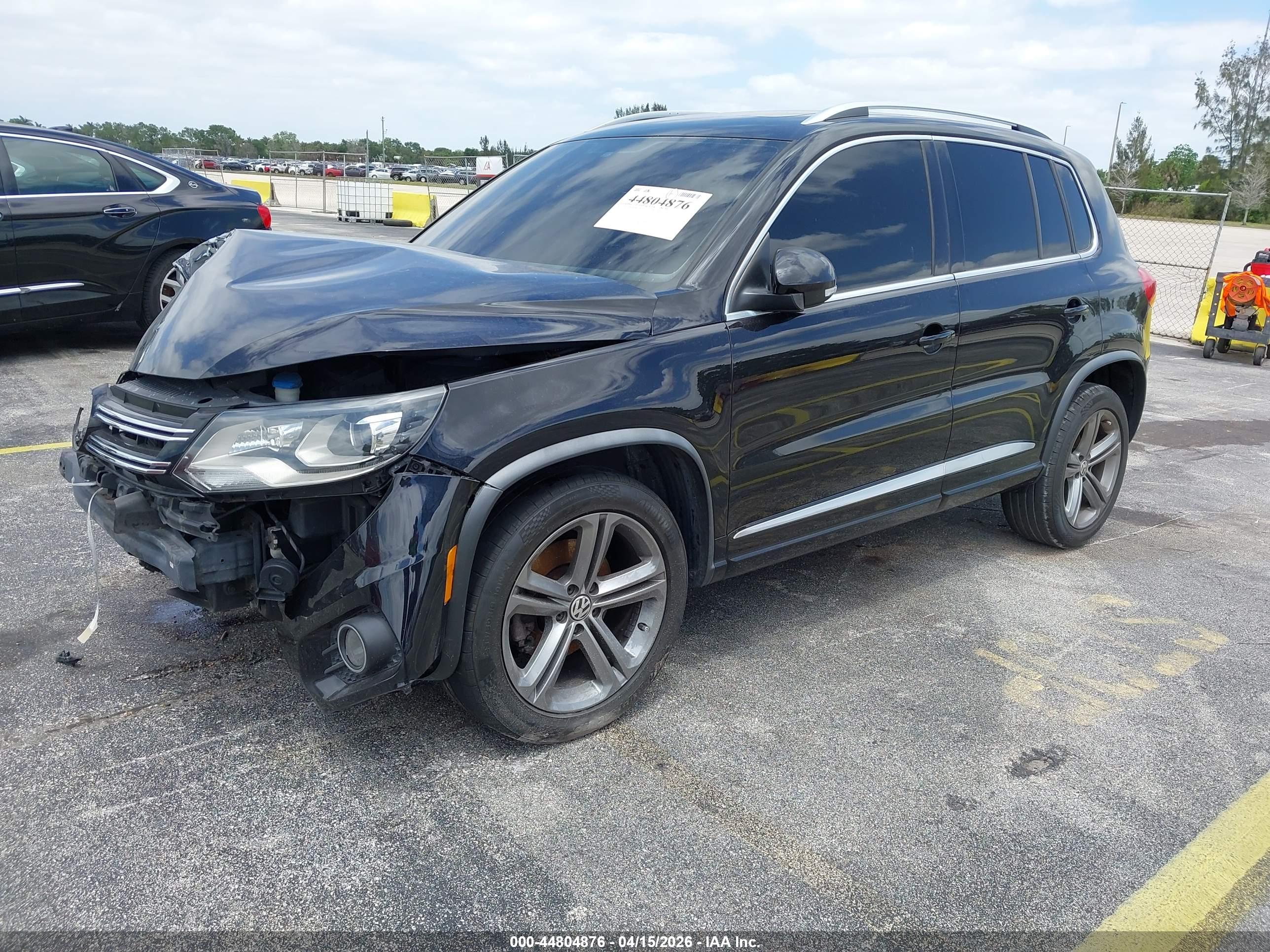 VOLKSWAGEN TIGUAN image 2