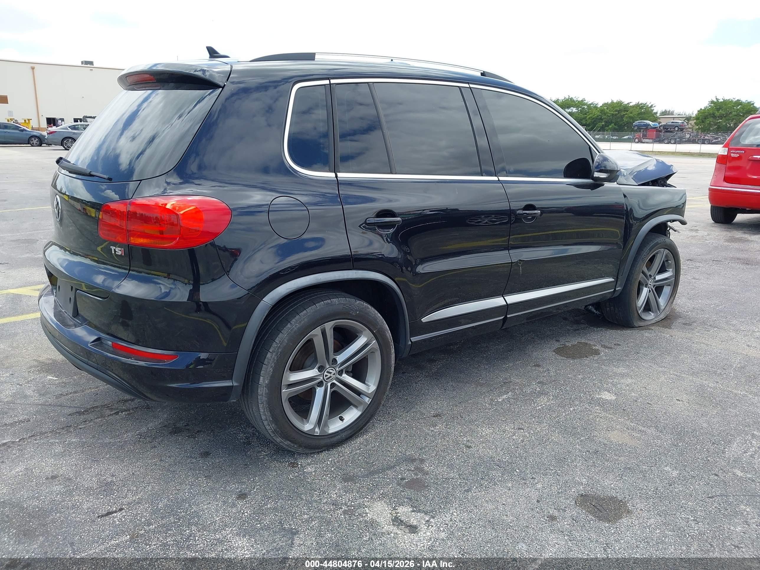 VOLKSWAGEN TIGUAN image 4