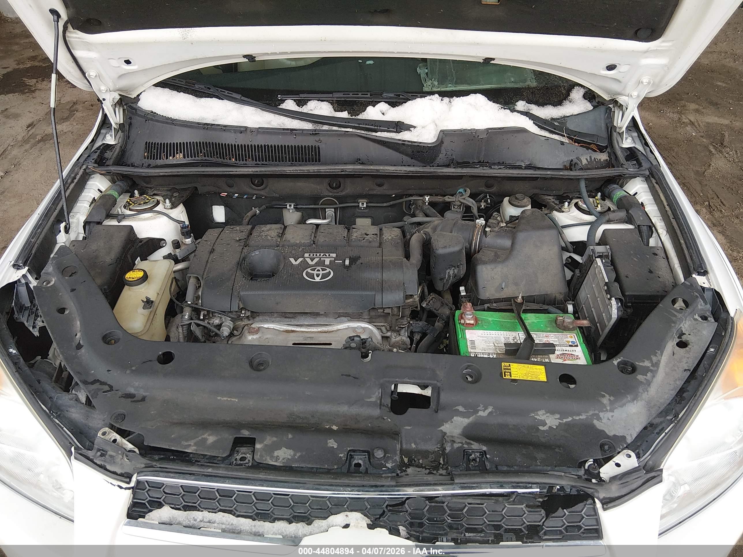 TOYOTA RAV4 image 10