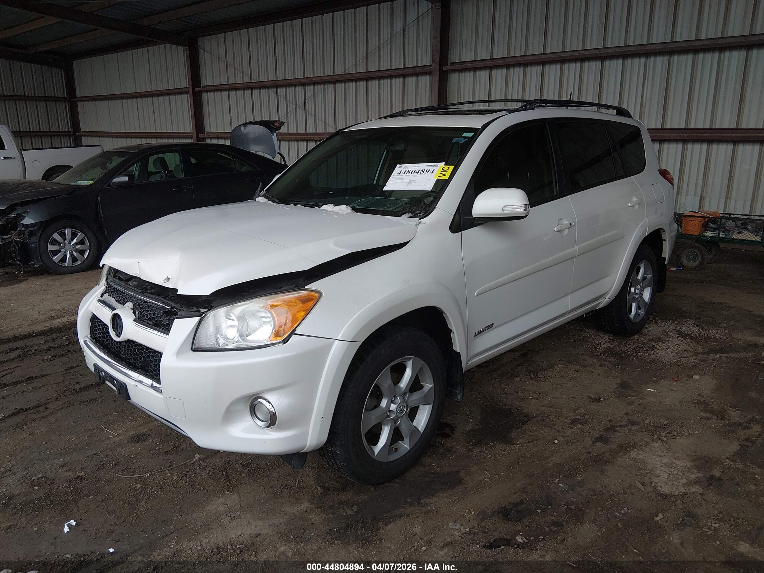 TOYOTA RAV4 image 2