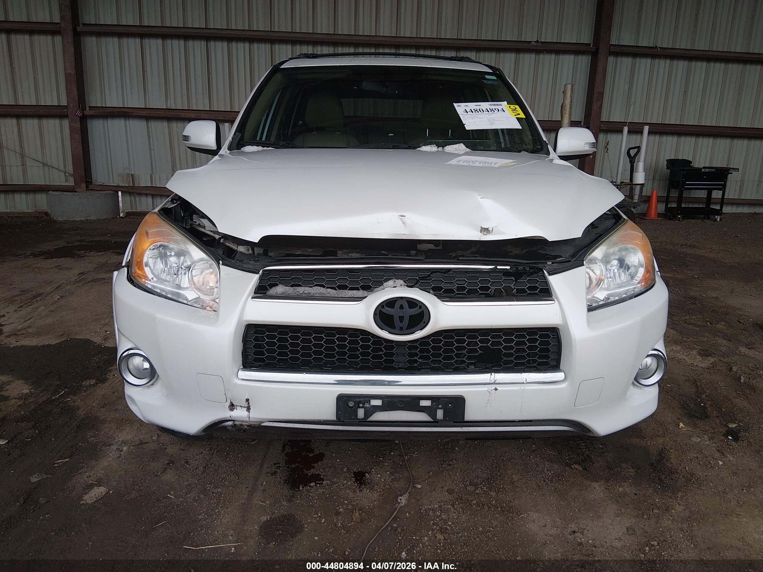 TOYOTA RAV4 image 6