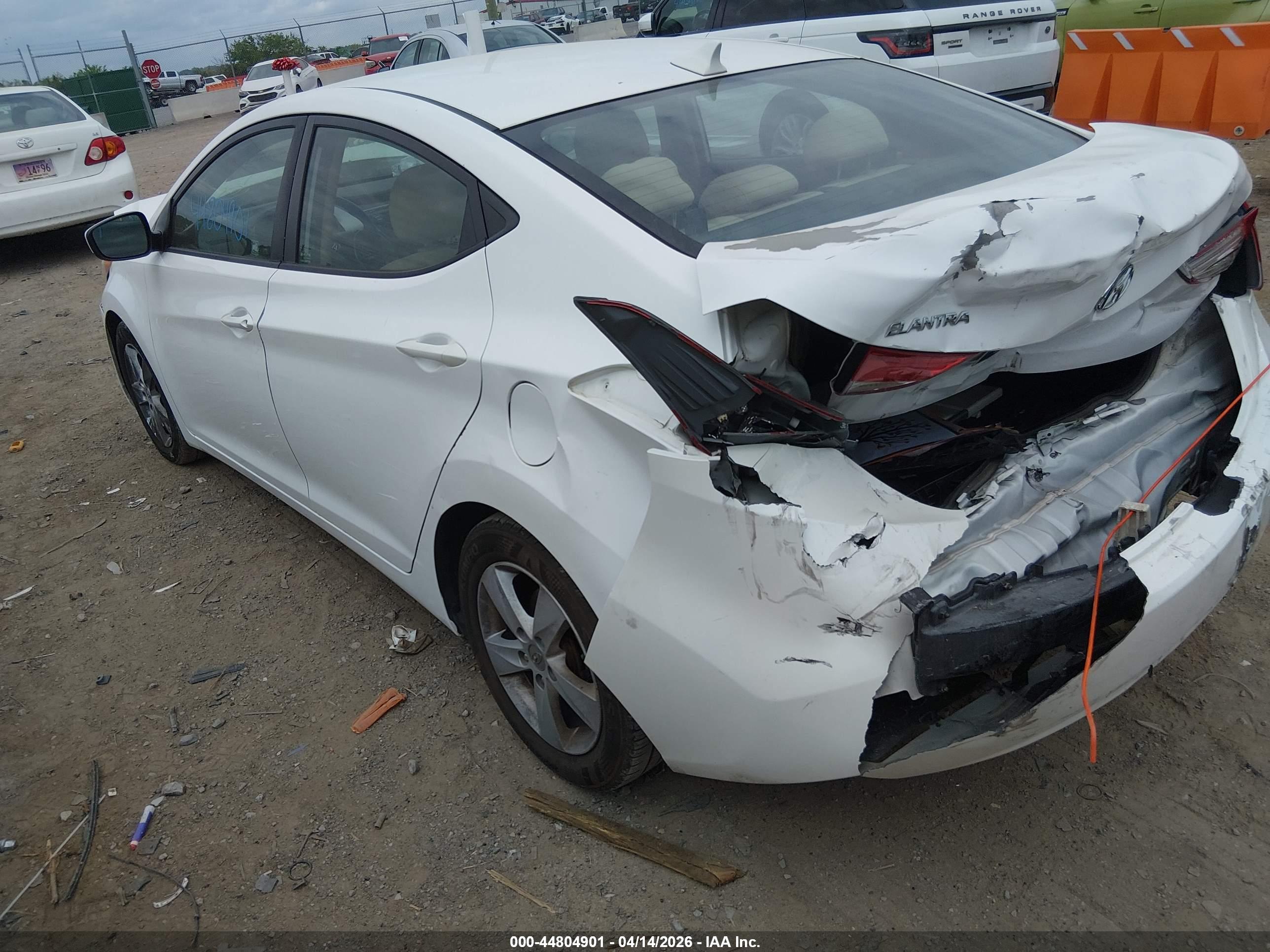 HYUNDAI ELANTRA image 3